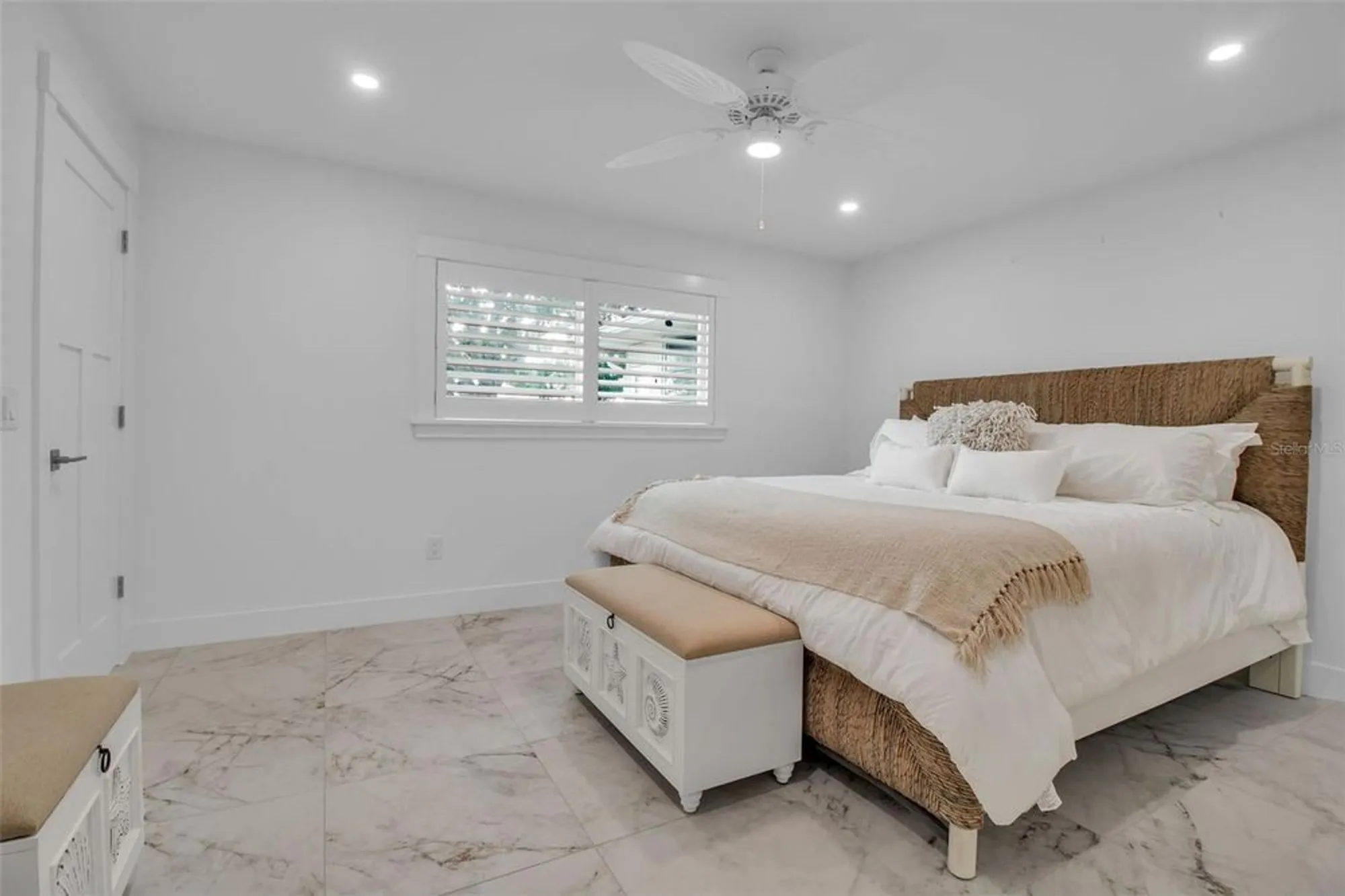 Property Slideshow image 16 of 39 | 602 fair winds dr # 602, Nokomis, FL, 34275