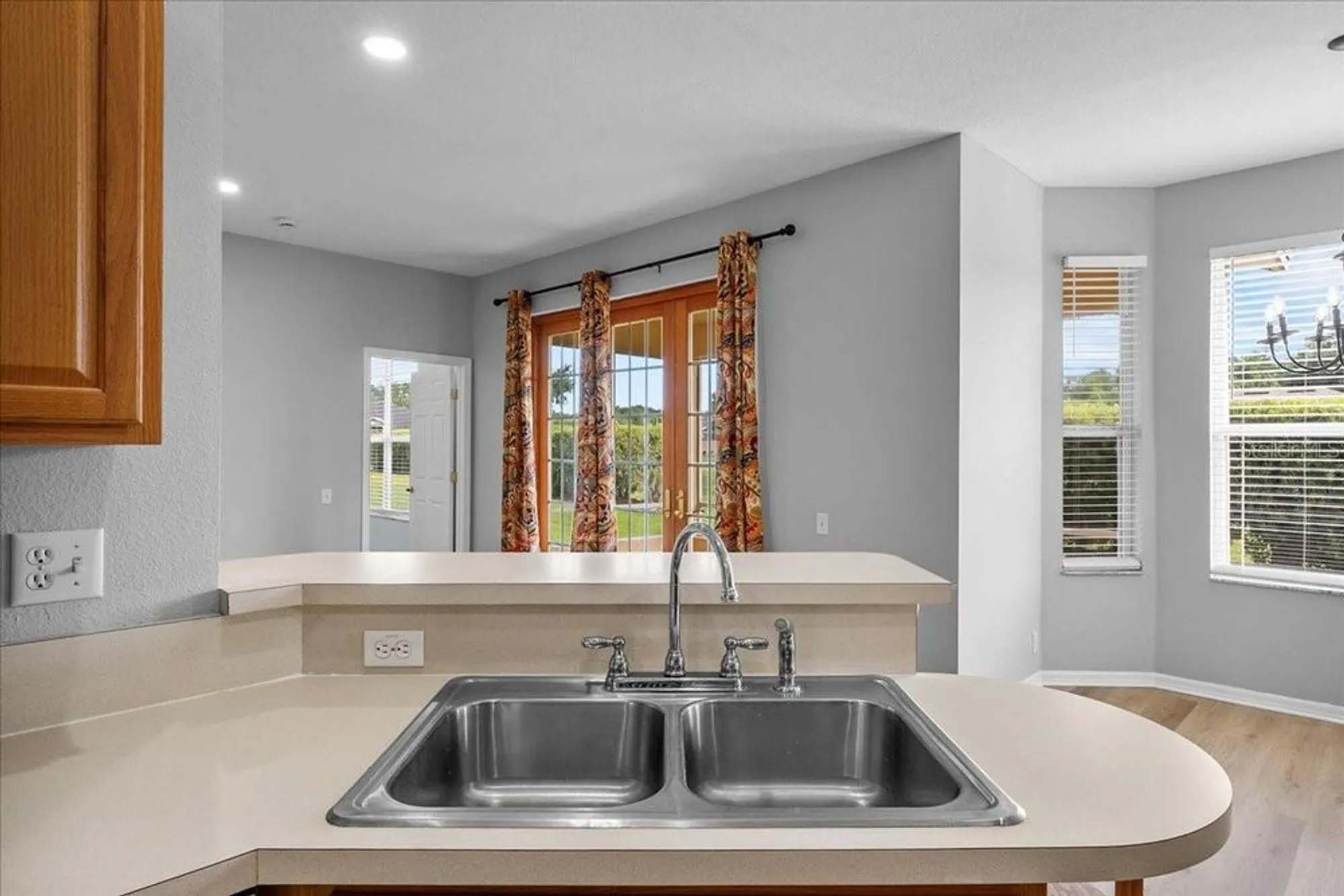 Property Slideshow image 12 of 51 | 4249 windchime ln, Lakeland, FL, 33811