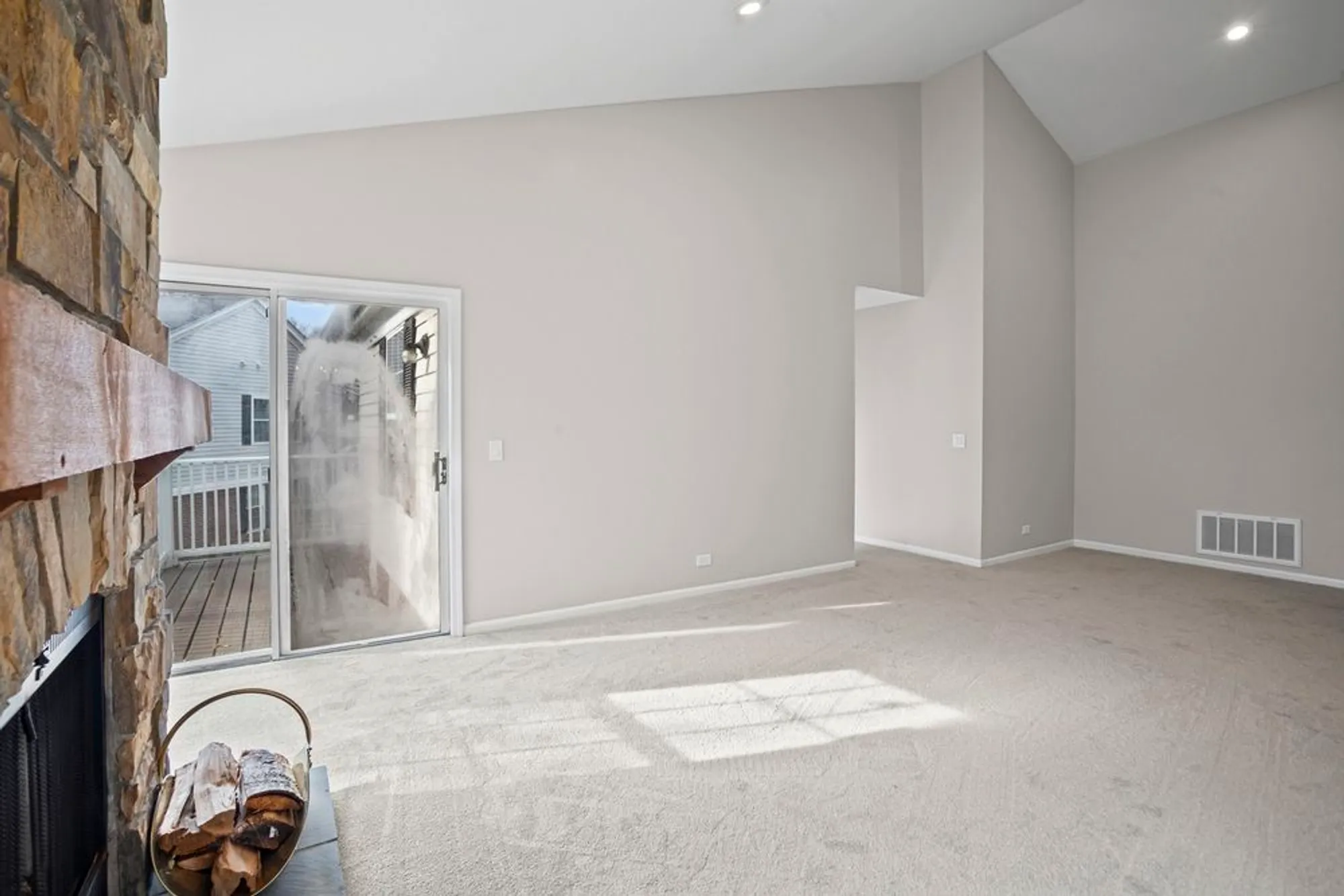 Property Slideshow image 6 of 23 | 109 rob roy ln c, Prospect Heights, IL, 60070