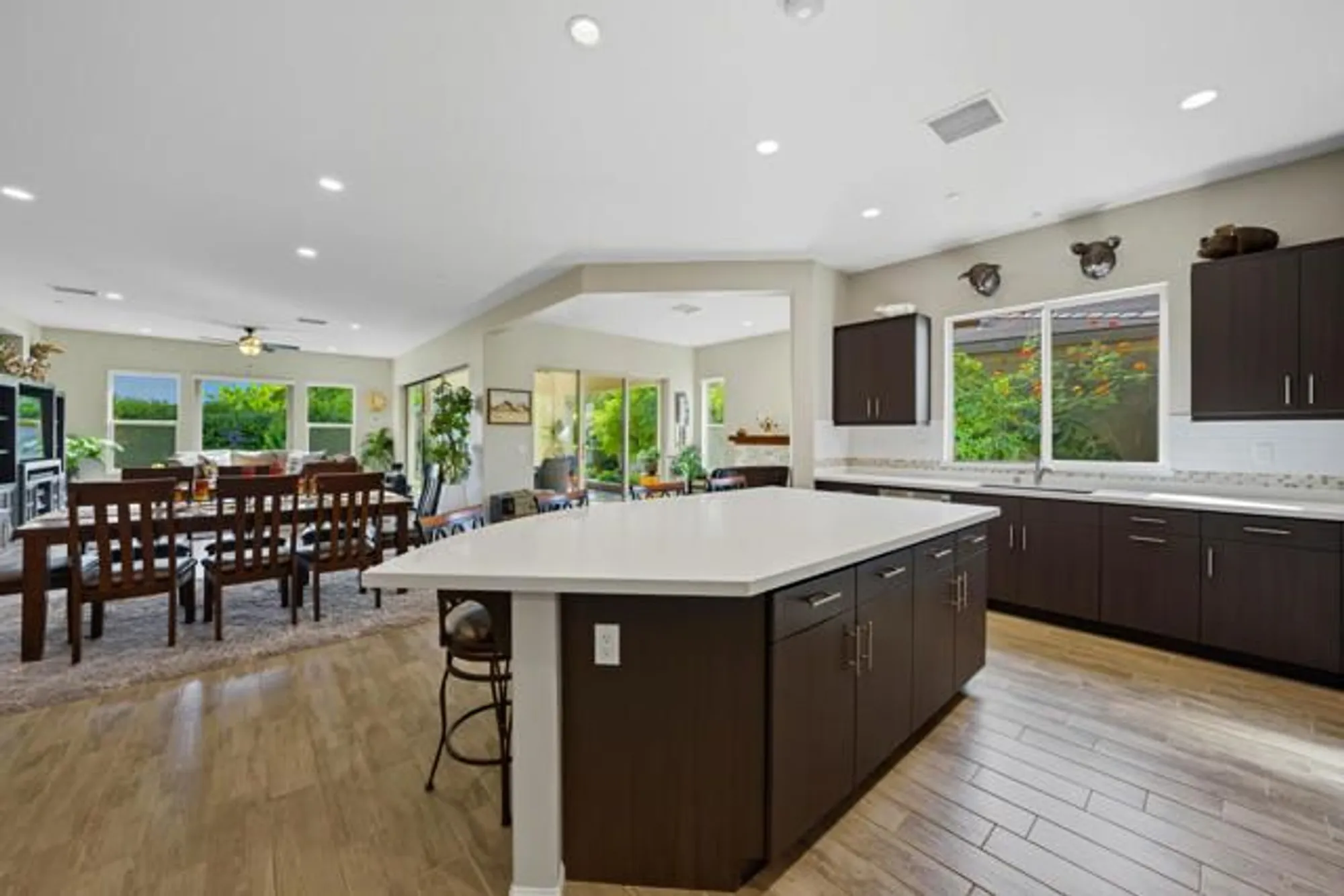 Property Slideshow image 10 of 67 | 82595 ladder canyon dr, Indio, CA, 92201