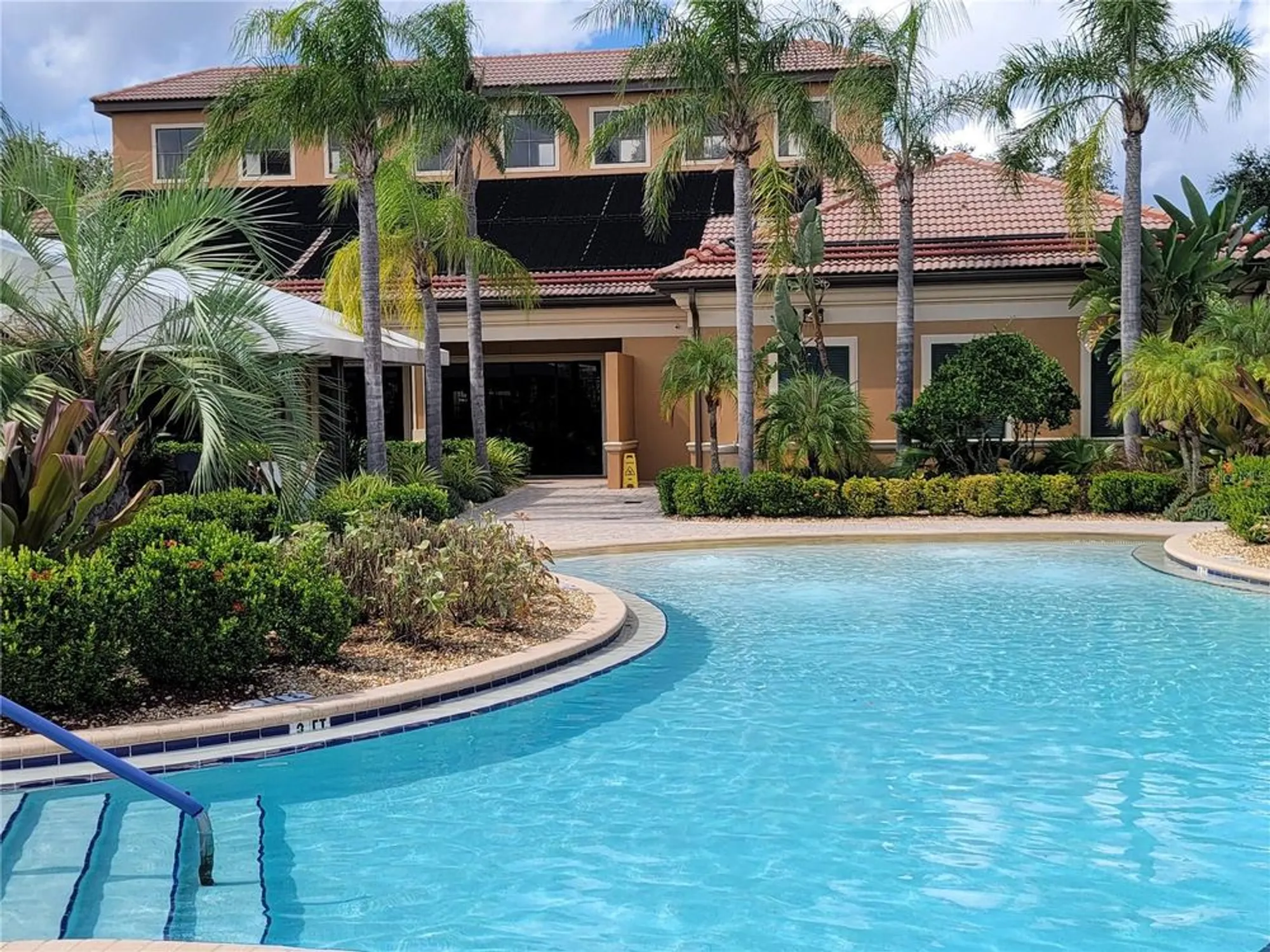 Property Slideshow image 63 of 100 | 303 bluewater falls ct, Apollo Beach, FL, 33572