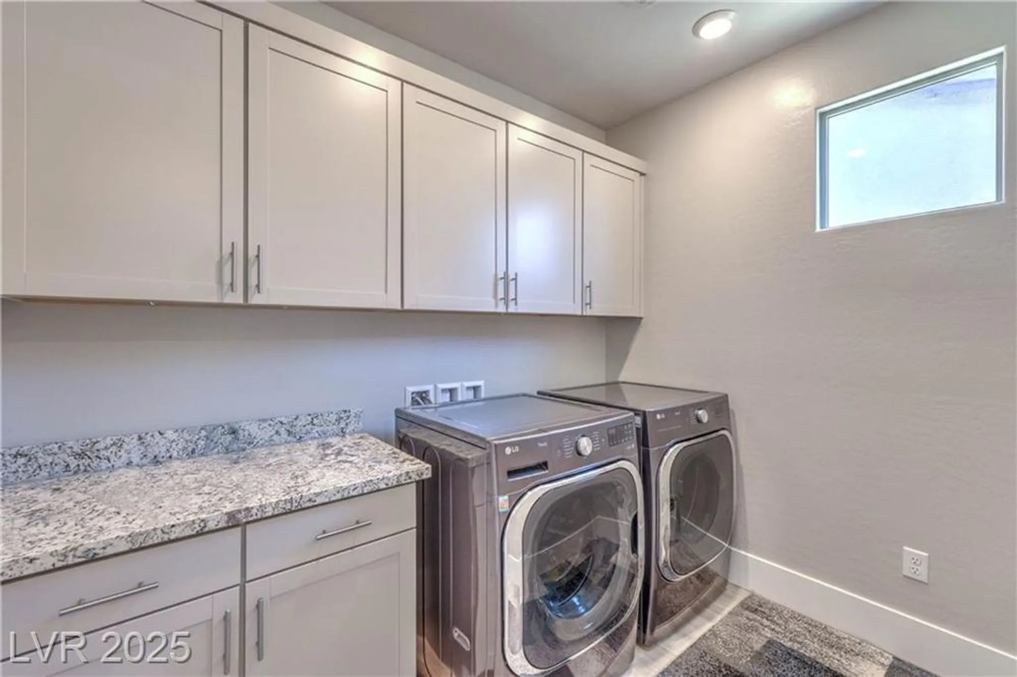 Property Slideshow image 32 of 52 | 9584 sard ln, Las Vegas, NV, 89143