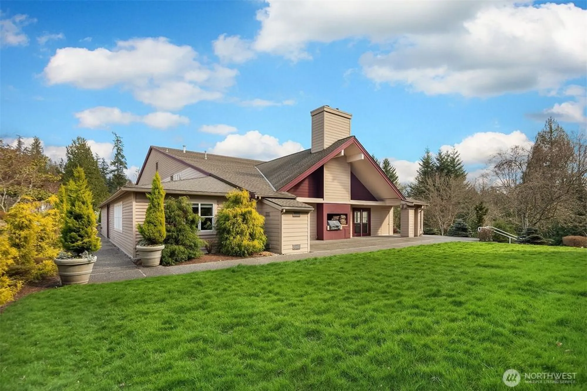 Property Slideshow image 37 of 40 | 4535 providence point pl 103, Issaquah, WA, 98029