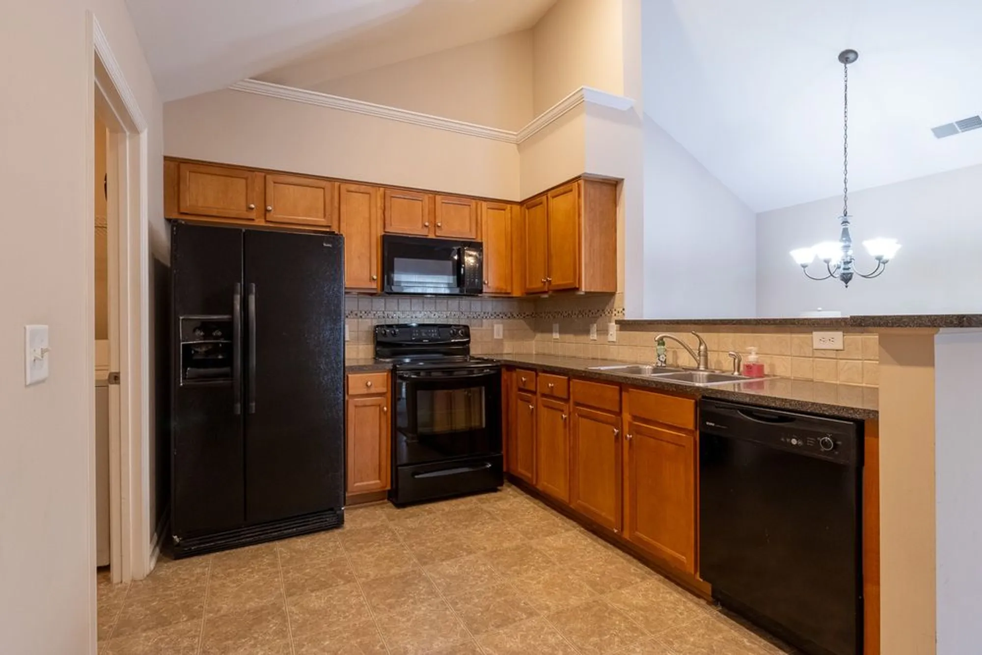 Property Slideshow image 11 of 29 | 825 s browns ln 1301, Gallatin, TN, 37066