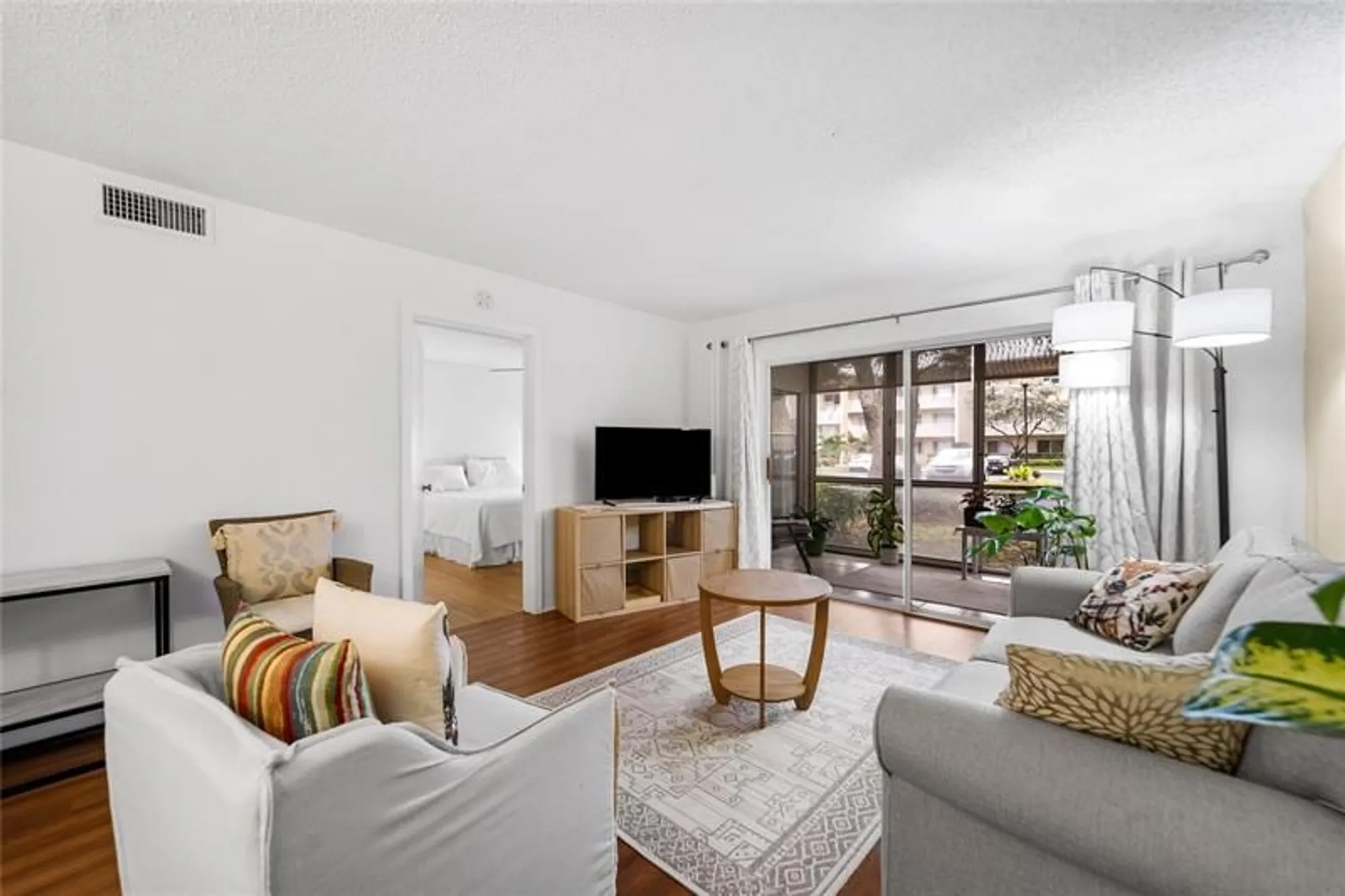 Property Slideshow image 10 of 35 | 7427 n devon dr 108, Tamarac, FL, 33321