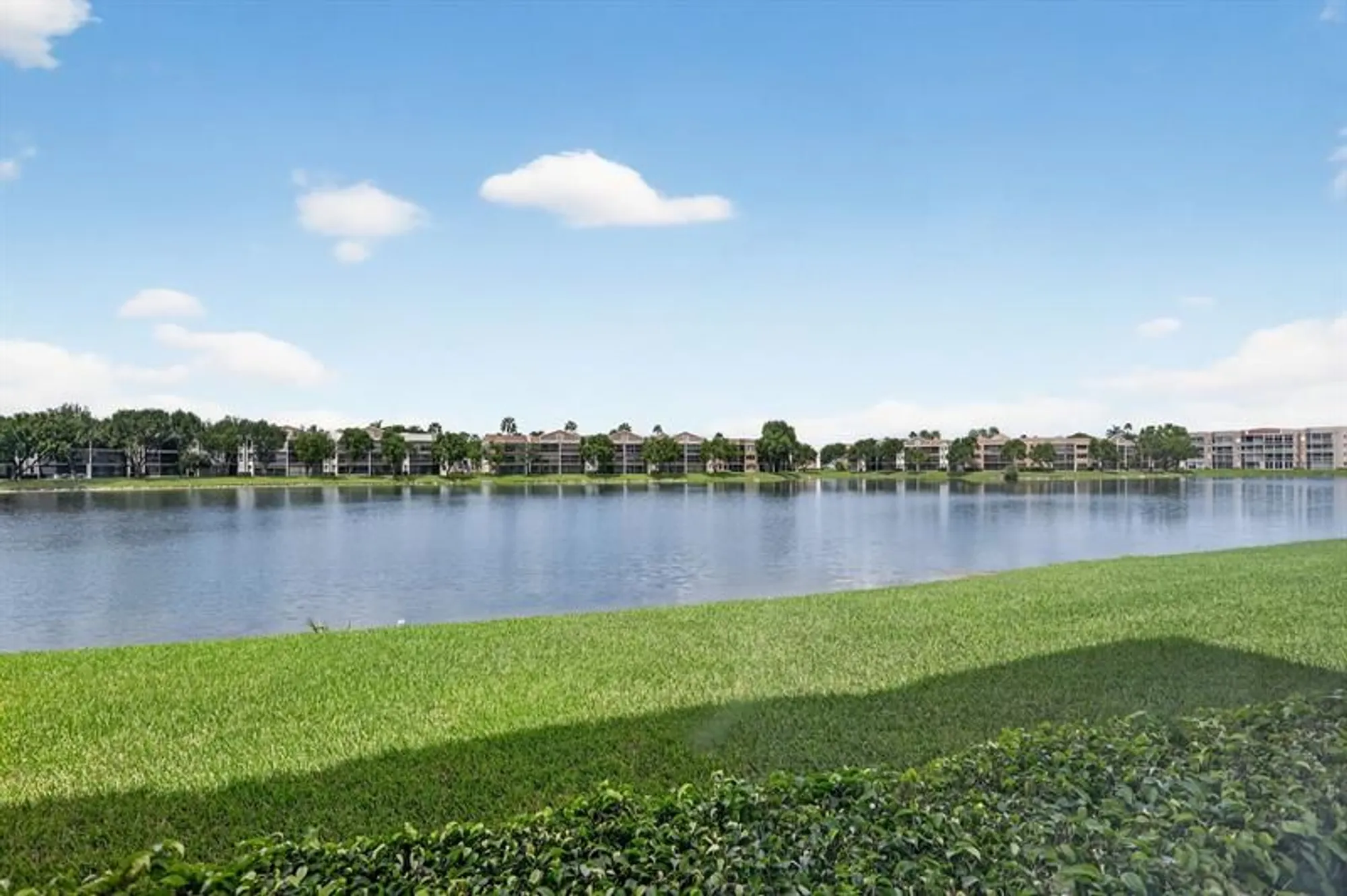 Property Slideshow image 28 of 31 | 7635 southampton ter 117, Tamarac, FL, 33321