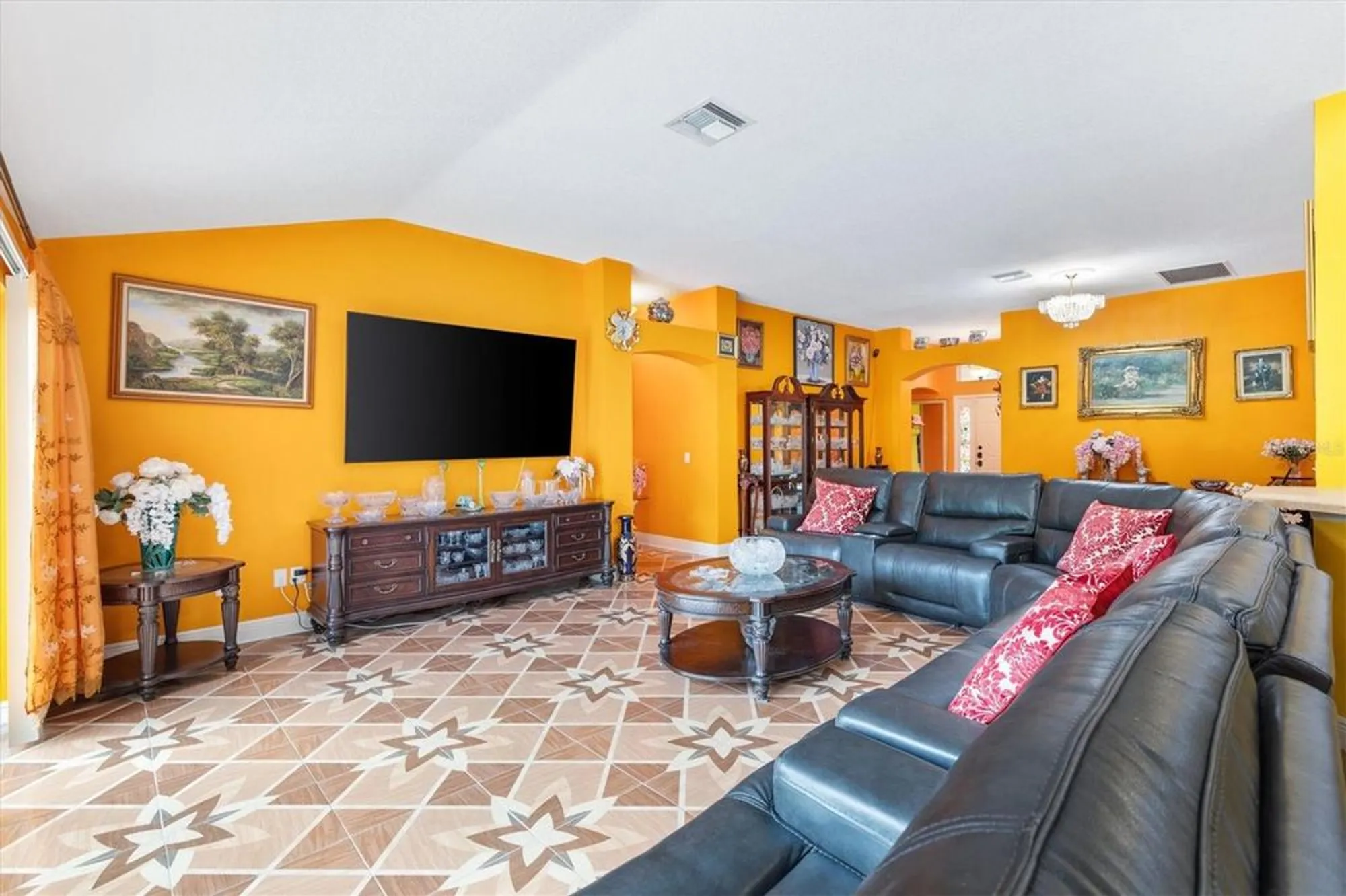 Property Slideshow image 5 of 29 | 39911 bayview dr, Lady Lake, FL, 32159