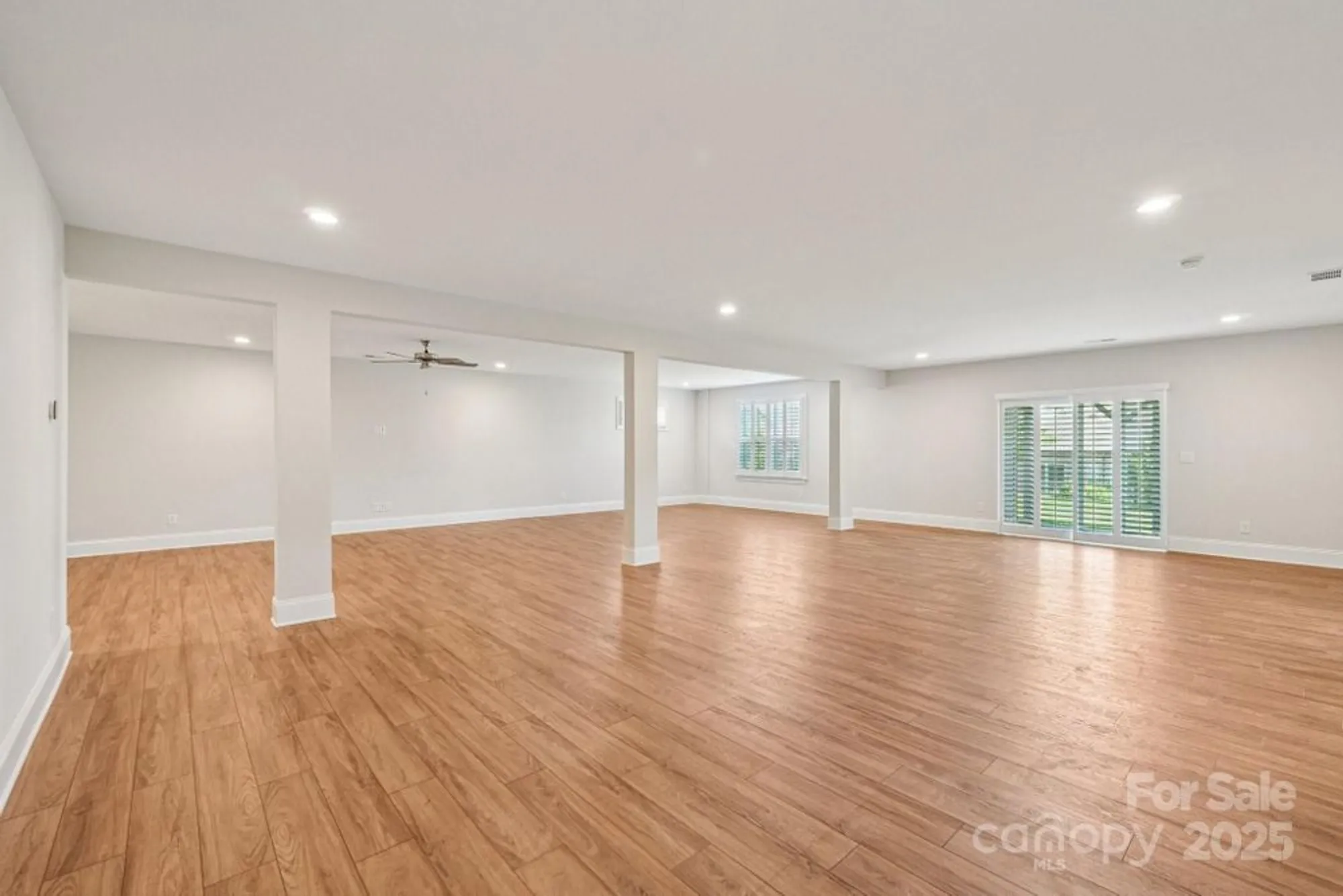 Property Slideshow image 33 of 47 | 45528 misty bluff dr, Charlotte, NC, 28278