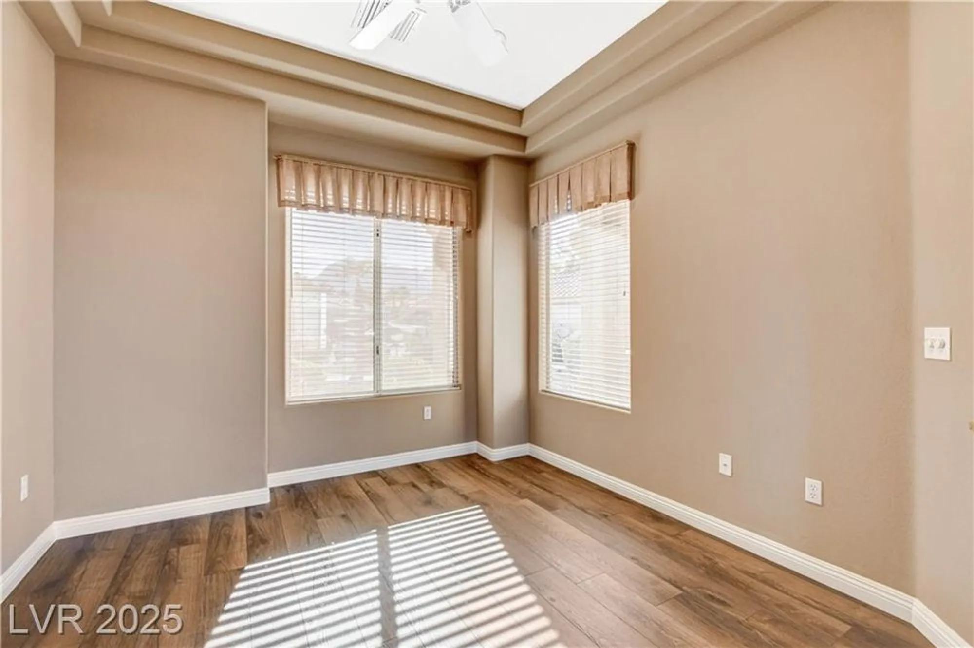 Property Slideshow image 14 of 74 | 1904 hot oak ridge st, Las Vegas, NV, 89134