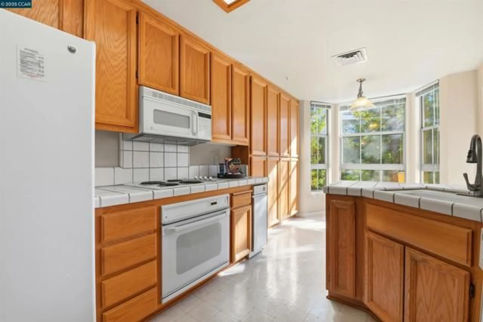Property Slideshow image 10 of 25 | 5913 horsemans canyon dr apt 1c, Walnut Creek, CA, 94595