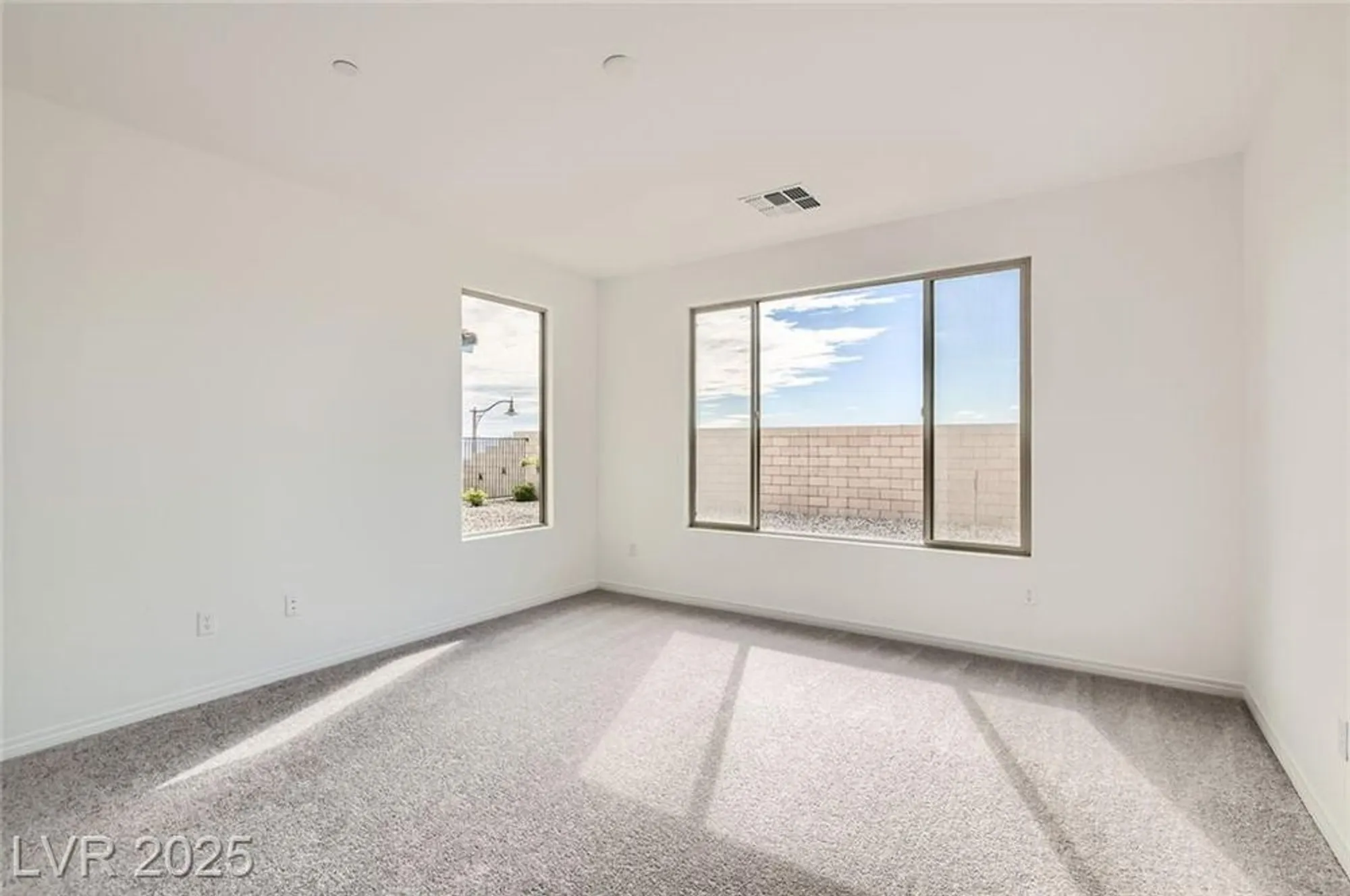 Property Slideshow image 15 of 29 | 58 sun lily ln, Henderson, NV, 89011