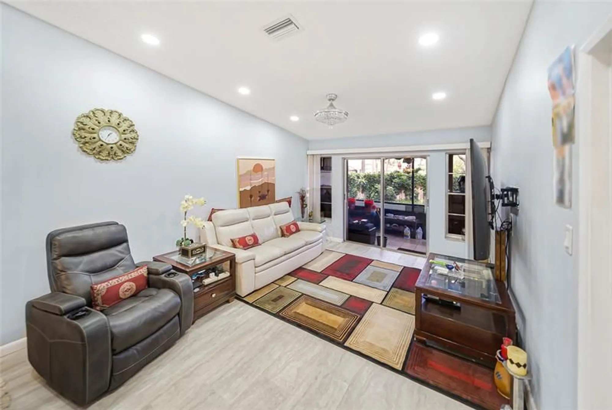 Property Slideshow image 9 of 34 | 18527 horizon ave b, Boca Raton, FL, 33496