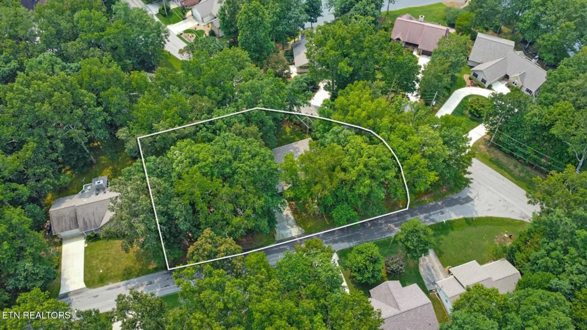 Property Slideshow image 6 of 40 | 104 juniper dr, Crossville, TN, 38558