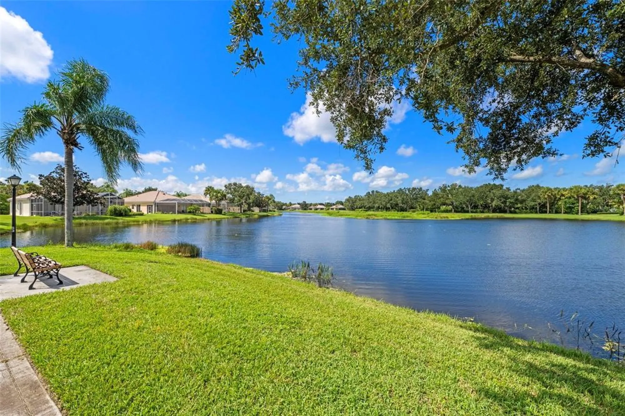 Property Slideshow image 26 of 62 | 5791 girona pl, Sarasota, FL, 34238