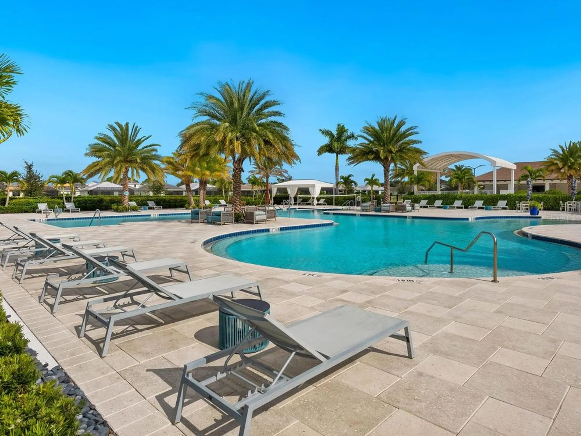 Property Slideshow image 42 of 51 | 4925 surfside cir, Bradenton, FL, 34211