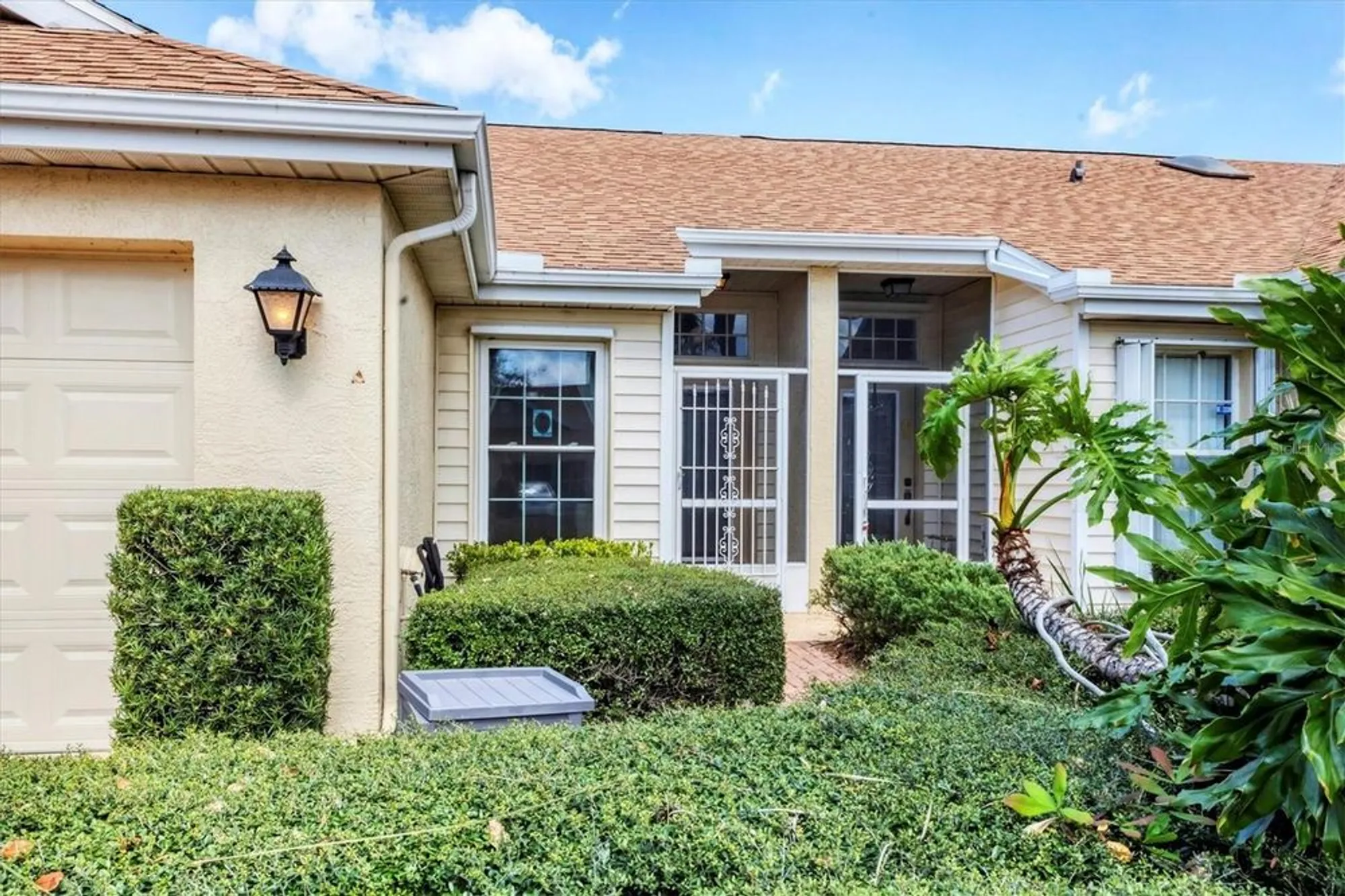 Property Slideshow image 4 of 48 | 2020 nantucket dr, Sun City Center, FL, 33573