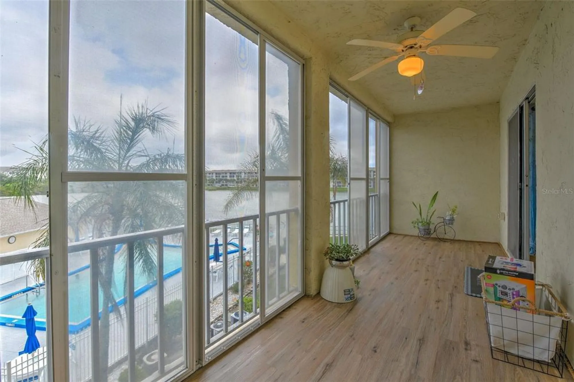 Property Slideshow image 12 of 35 | 3753 lake bayshore dr h305, Bradenton, FL, 34205