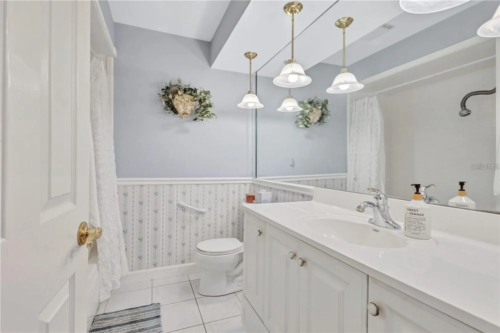 Property Slideshow image 10 of 34 | 19029 us highway 19 n apt 7-28, Clearwater, FL, 33764