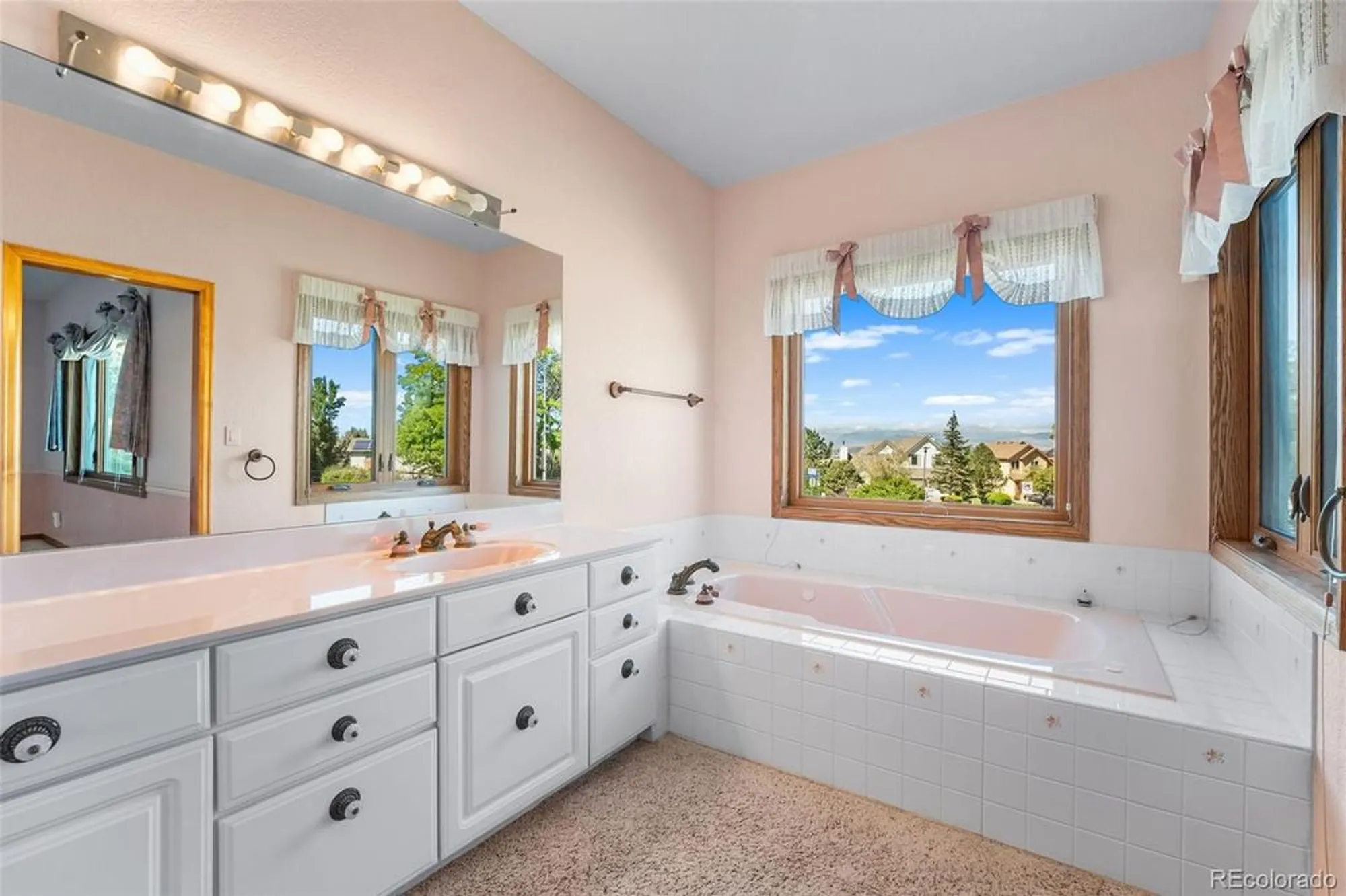 Property Slideshow image 16 of 31 | 36 carla way, Broomfield, CO, 80020