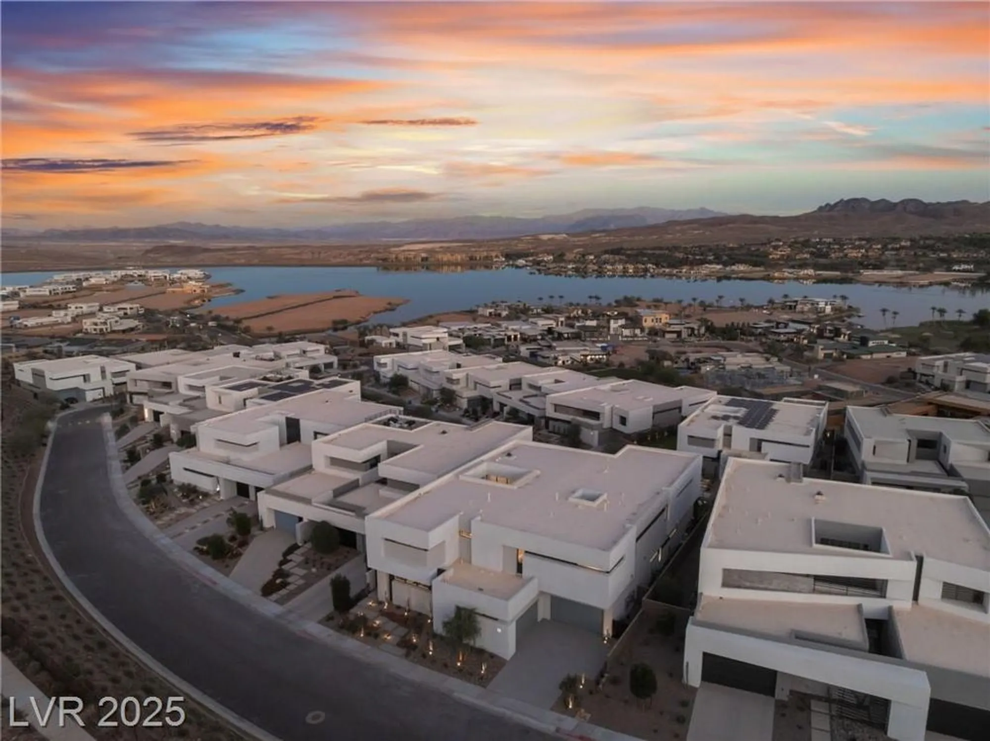 Property Slideshow image 64 of 67 | 33 falling ridge ln, Henderson, NV, 89011