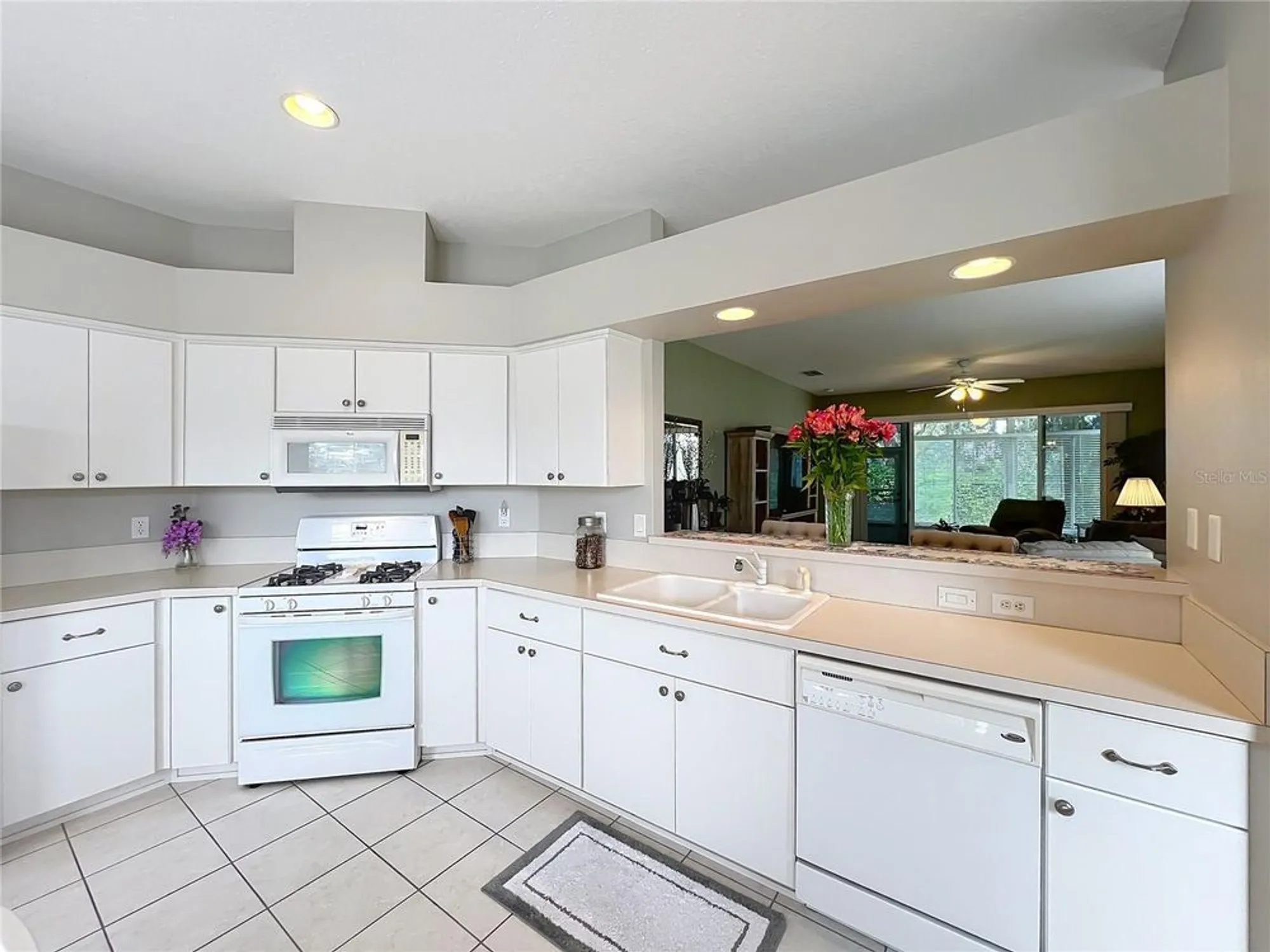 Property Slideshow image 10 of 59 | 5643 bounty cir, Tavares, FL, 32778