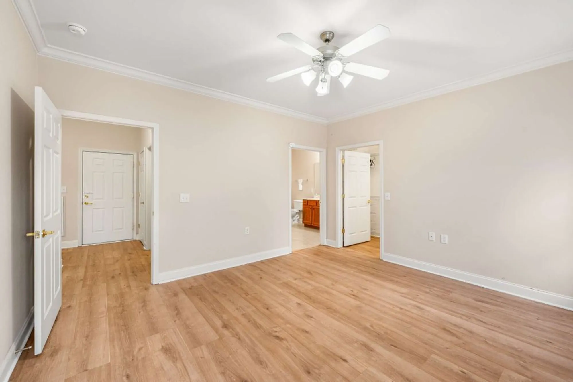 Property Slideshow image 33 of 47 | 215 wrennewood ln, Franklin, TN, 37064