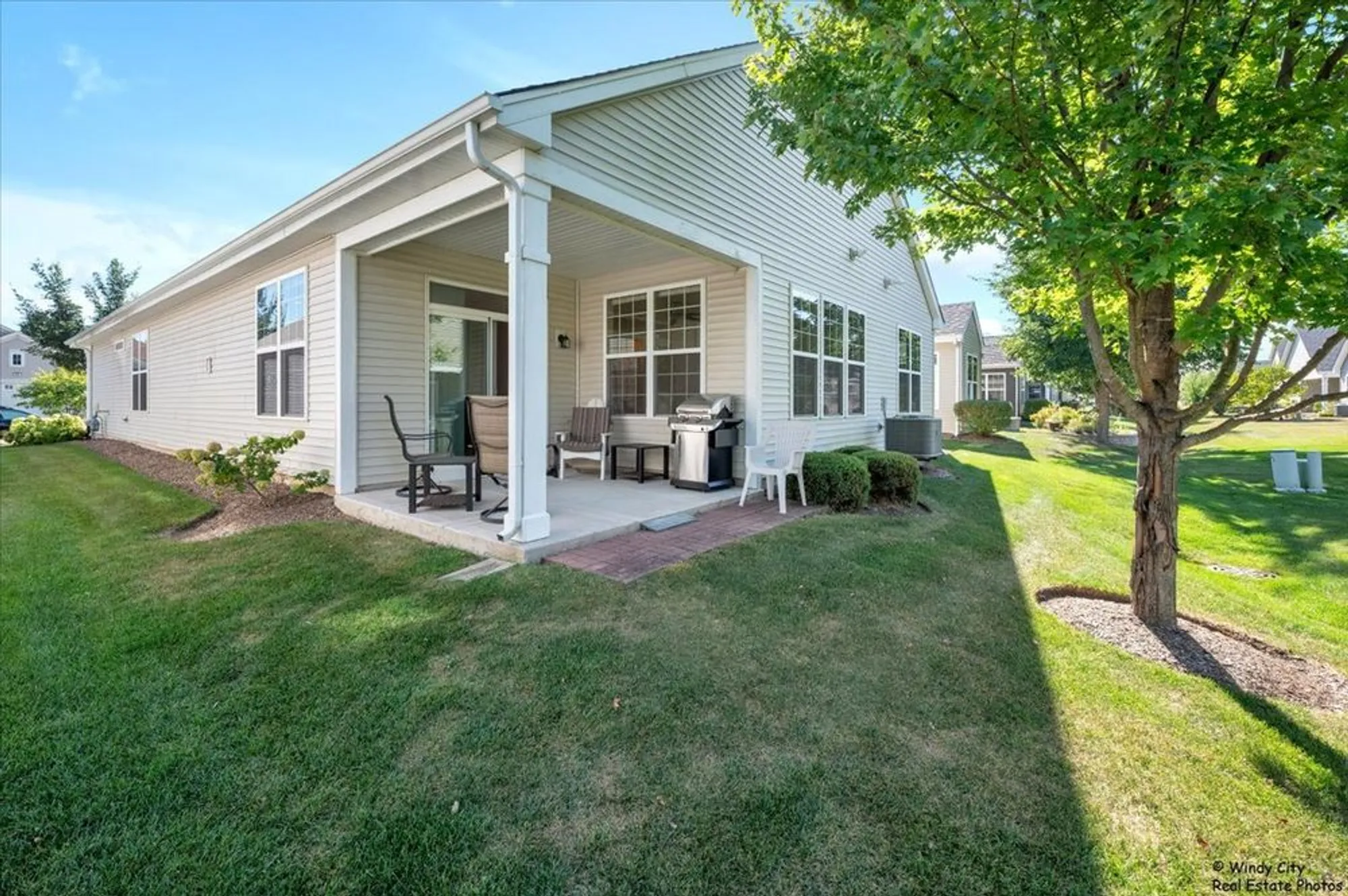 Property Slideshow image 21 of 26 | 920 prescott ln, Pingree Grove, IL, 60140