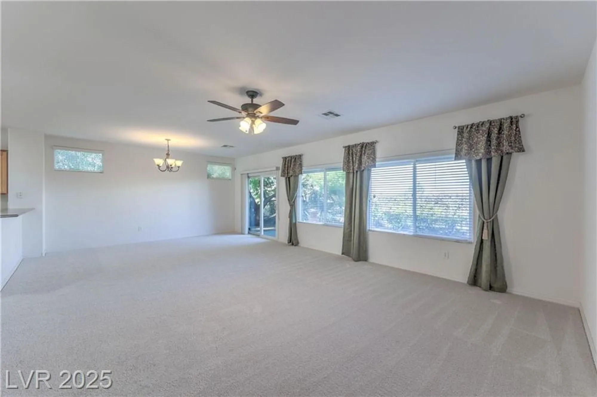 Property Slideshow image 9 of 52 | 2175 waterton rivers dr, Henderson, NV, 89044