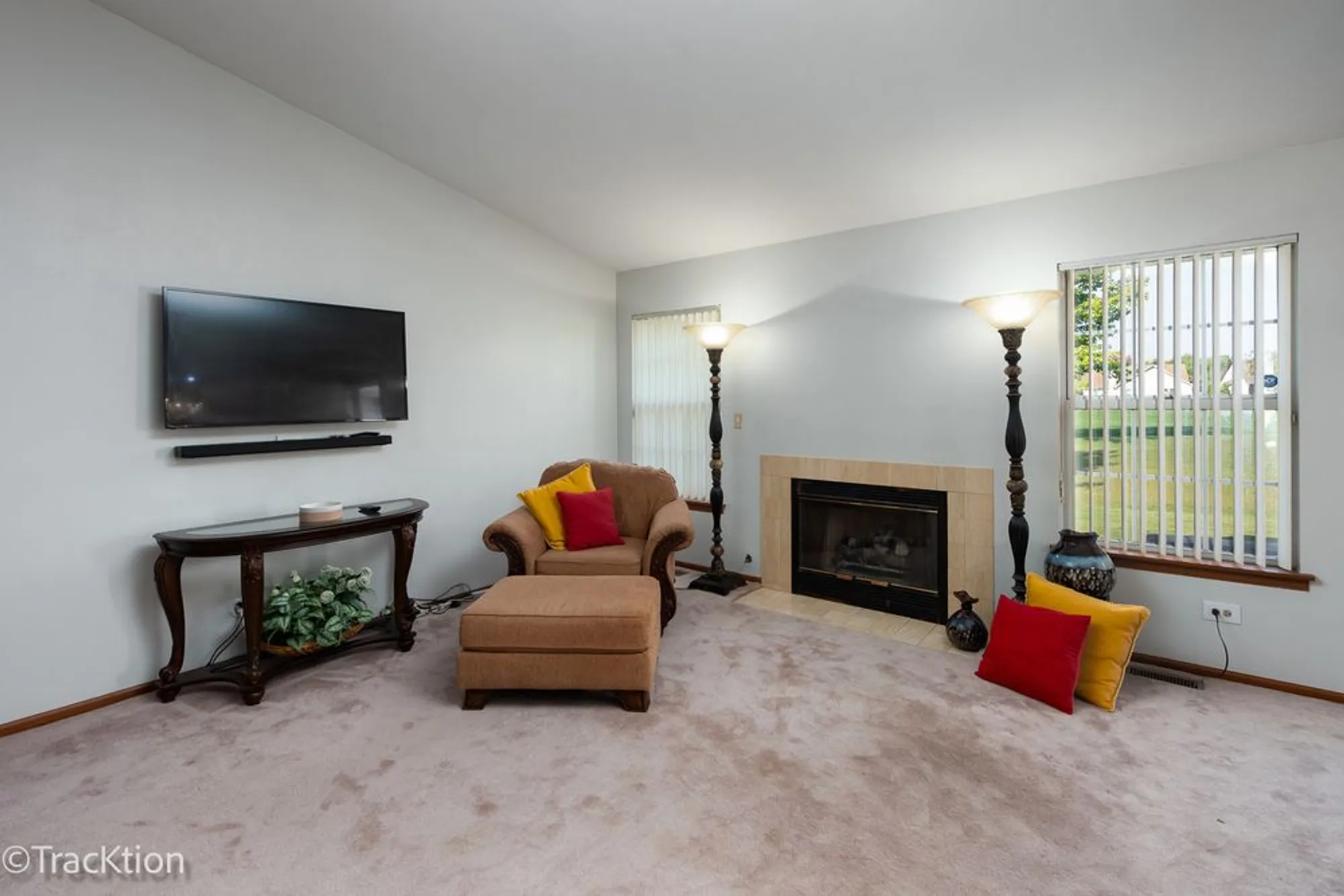 Property Slideshow image 5 of 30 | 13810 s magnolia dr, Plainfield, IL, 60544