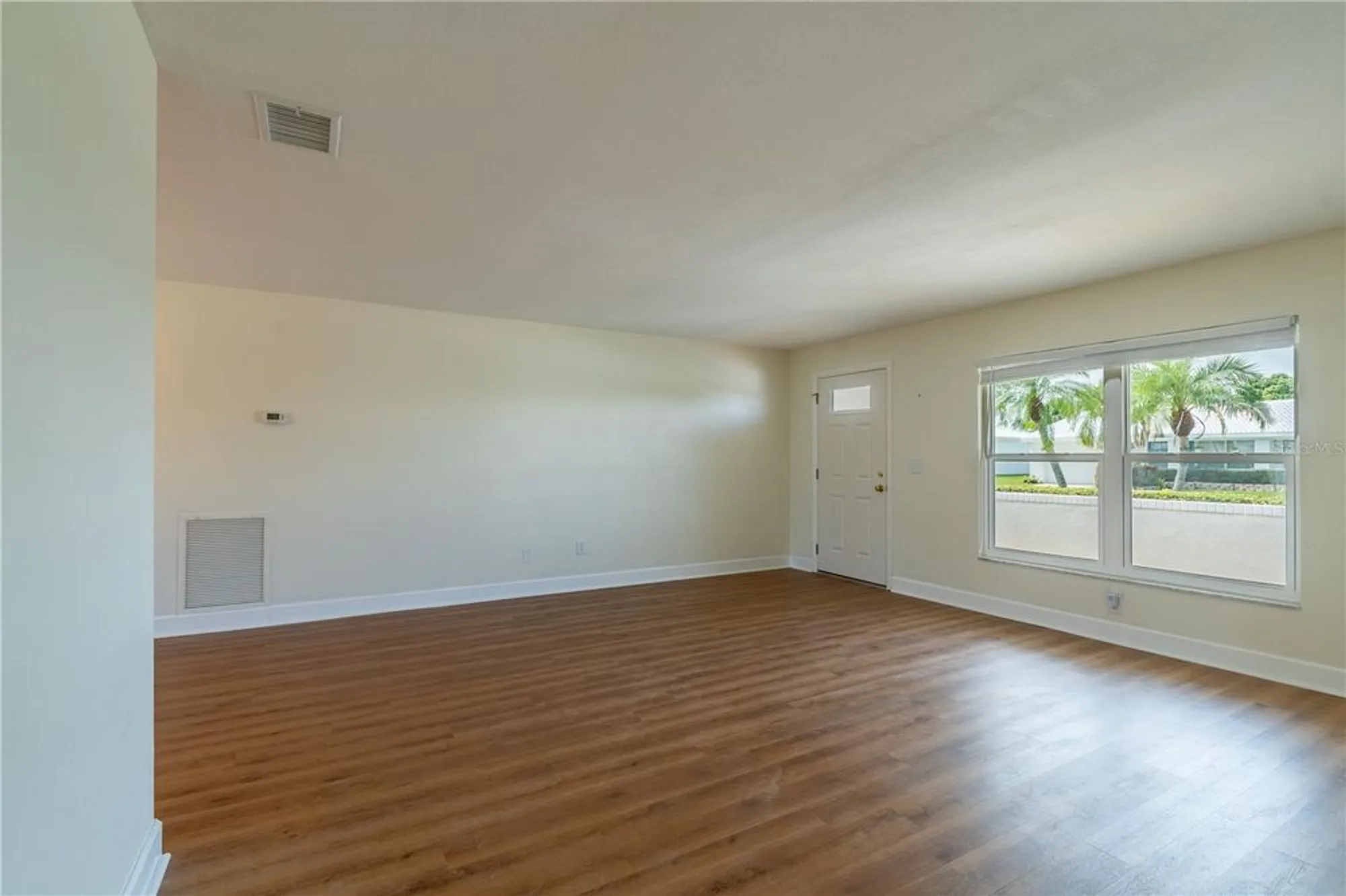 Property Slideshow image 13 of 37 | 9221 40th way n # 5, Pinellas Park, FL, 33782