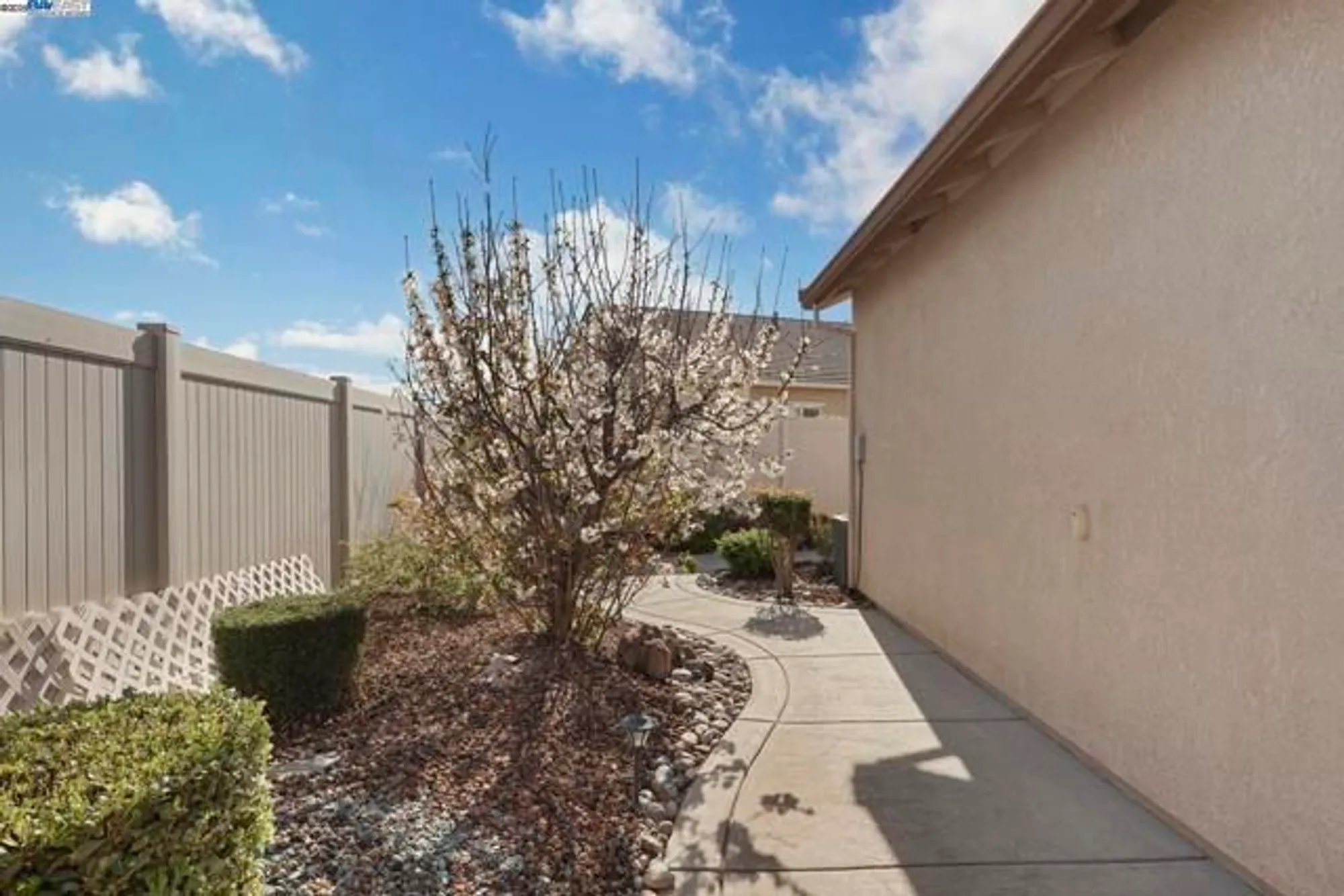 Property Slideshow image 44 of 54 | 2961 clear point way, Manteca, CA, 95336