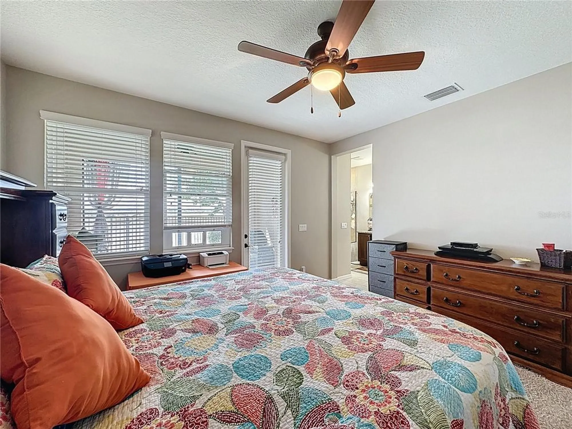 Property Slideshow image 19 of 73 | 126 bayou bend rd, Groveland, FL, 34736