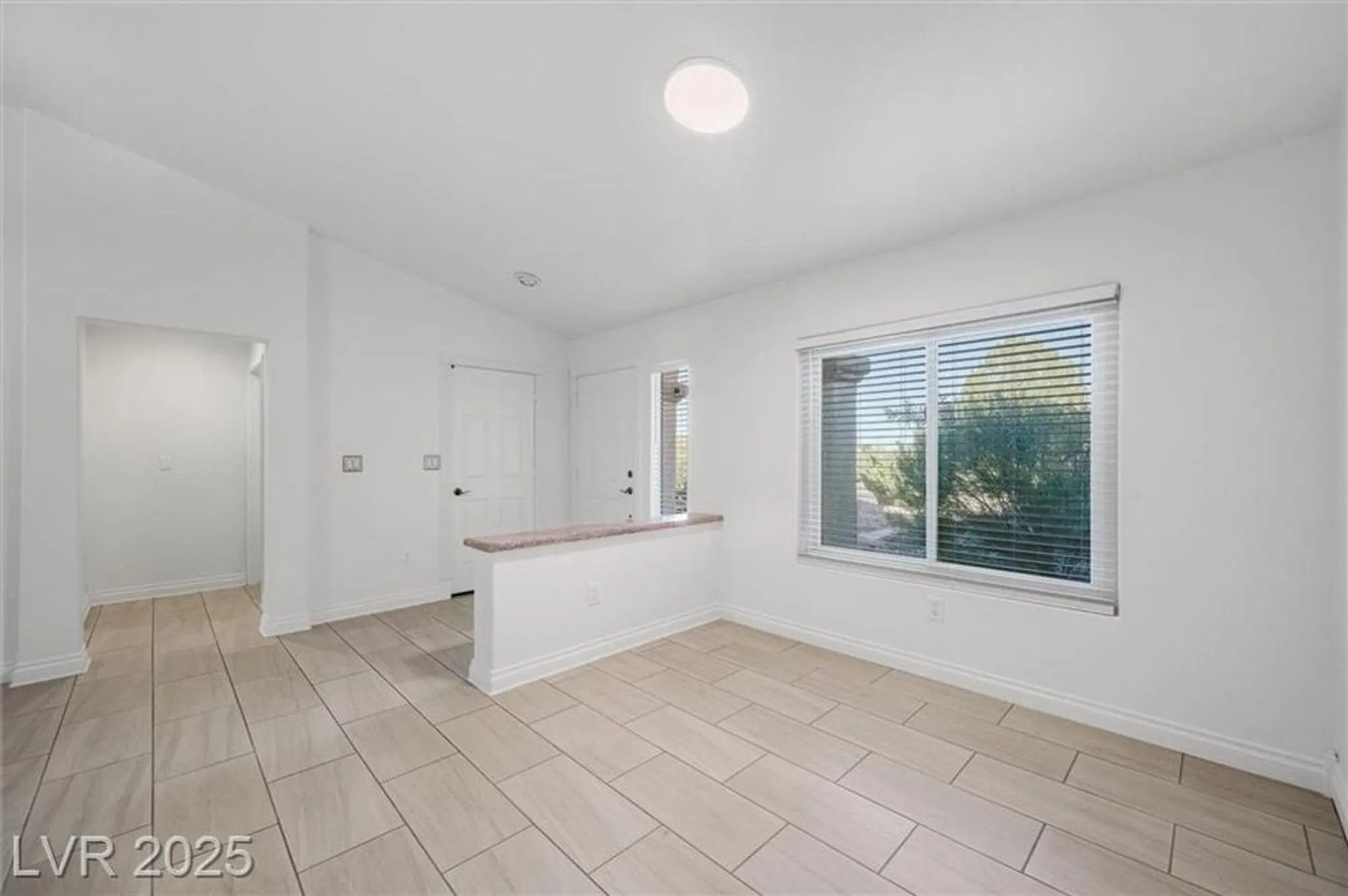 Property Slideshow image 14 of 52 | 2725 byron dr, Las Vegas, NV, 89134