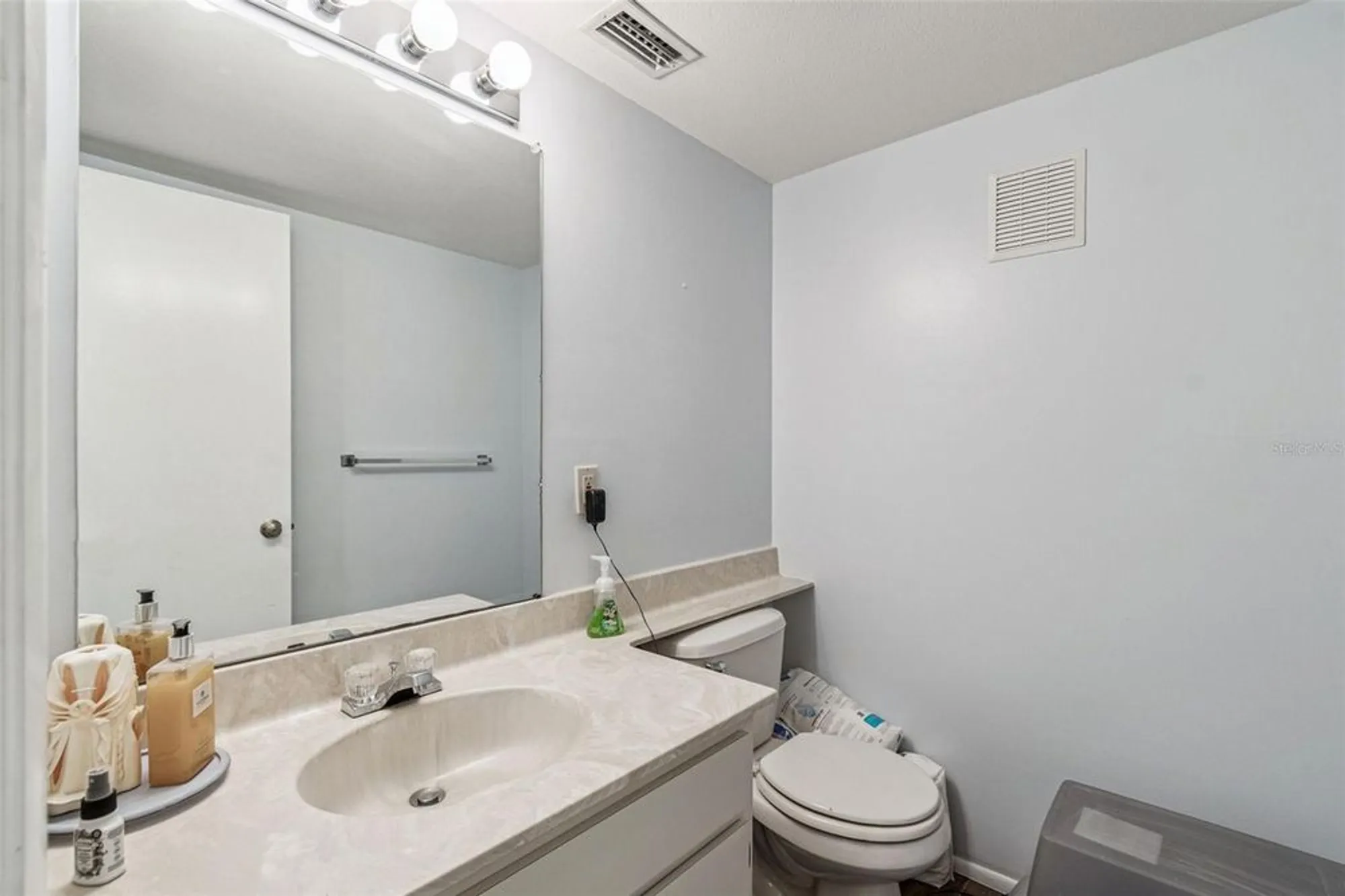 Property Slideshow image 35 of 100 | 2221 norwegian dr 41, Clearwater, FL, 33763
