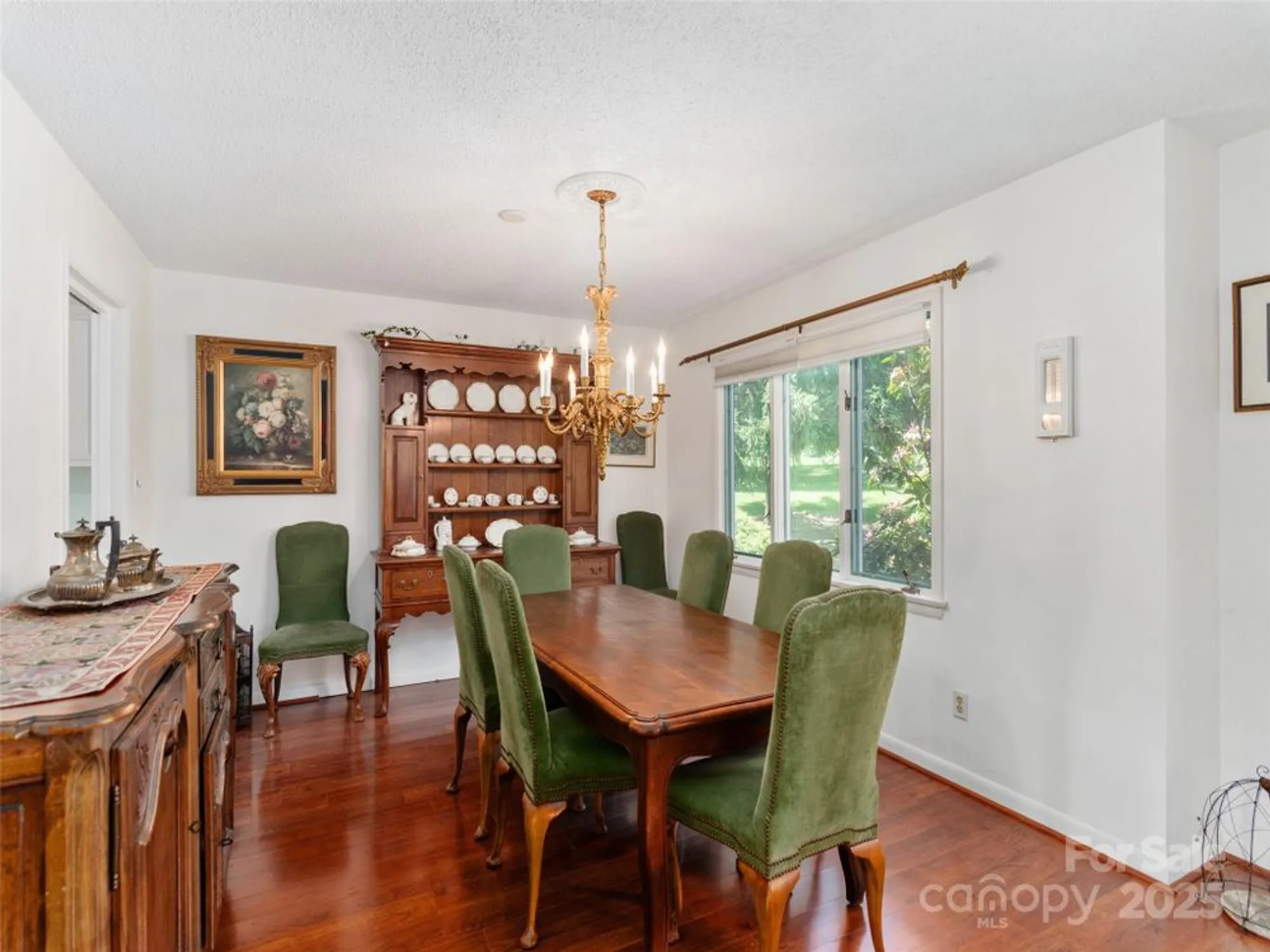 Property Slideshow image 9 of 26 | 514 crowfields ln, Asheville, NC, 28803