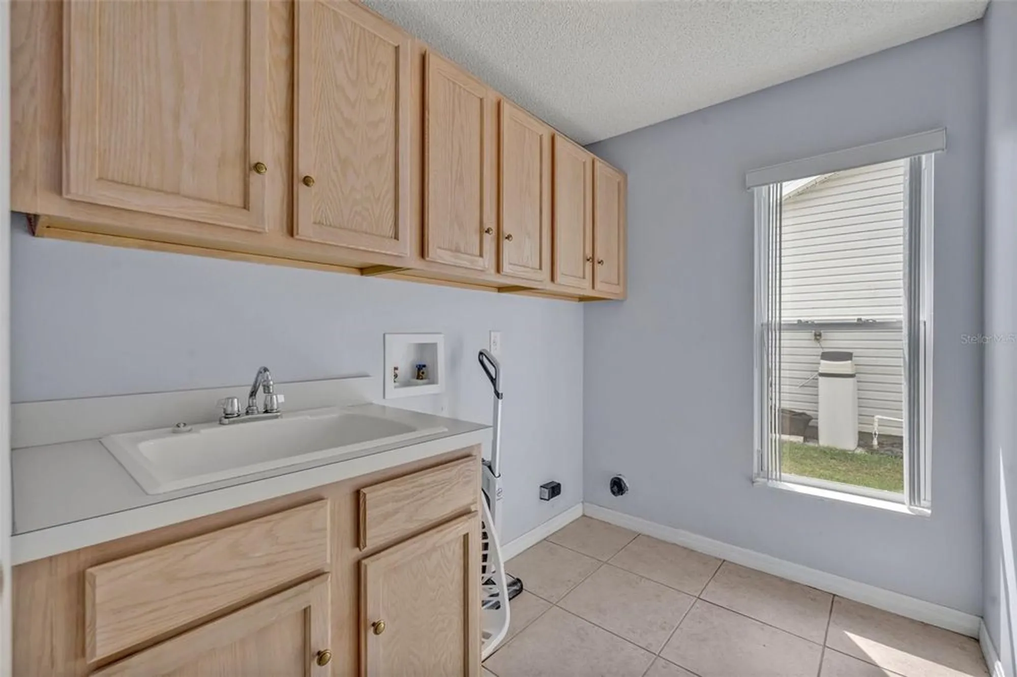 Property Slideshow image 27 of 52 | 25057 riverwalk dr, Leesburg, FL, 34748