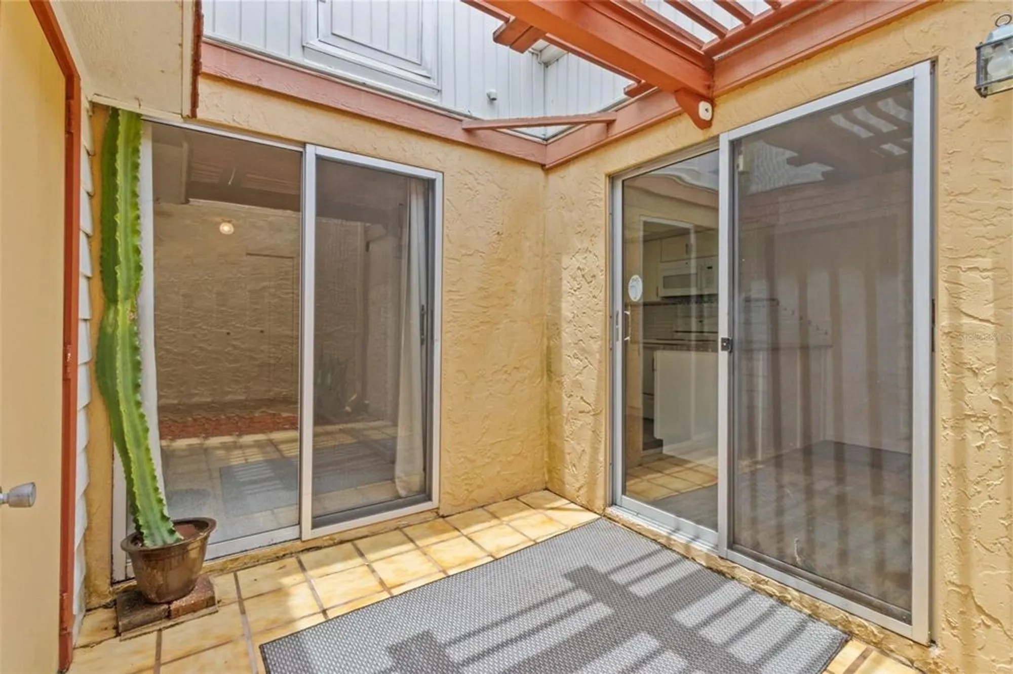 Property Slideshow image 27 of 36 | 1163 orange tree cir d, Palm Harbor, FL, 34684