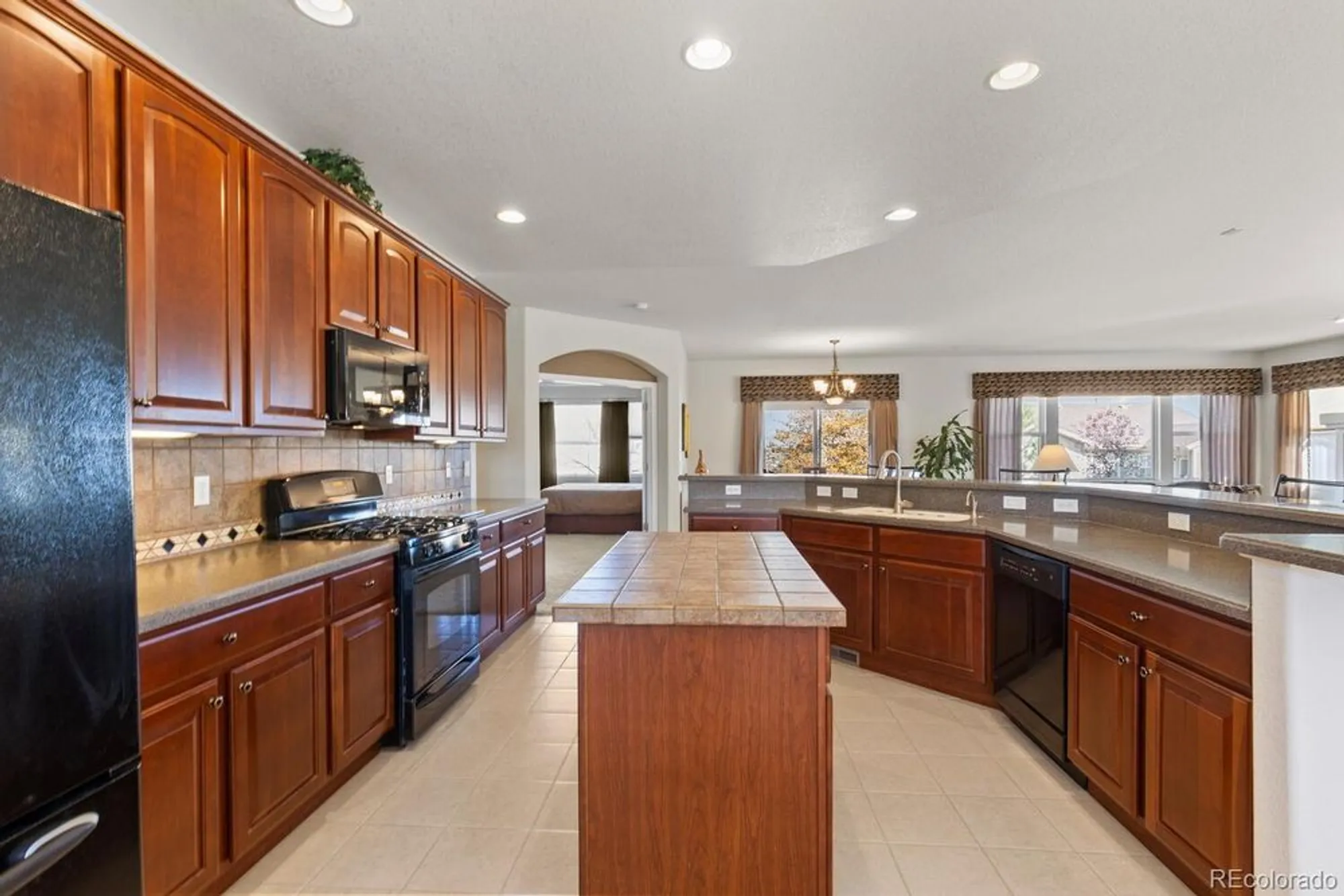 Property Slideshow image 11 of 47 | 8322 s quatar cir, Aurora, CO, 80016