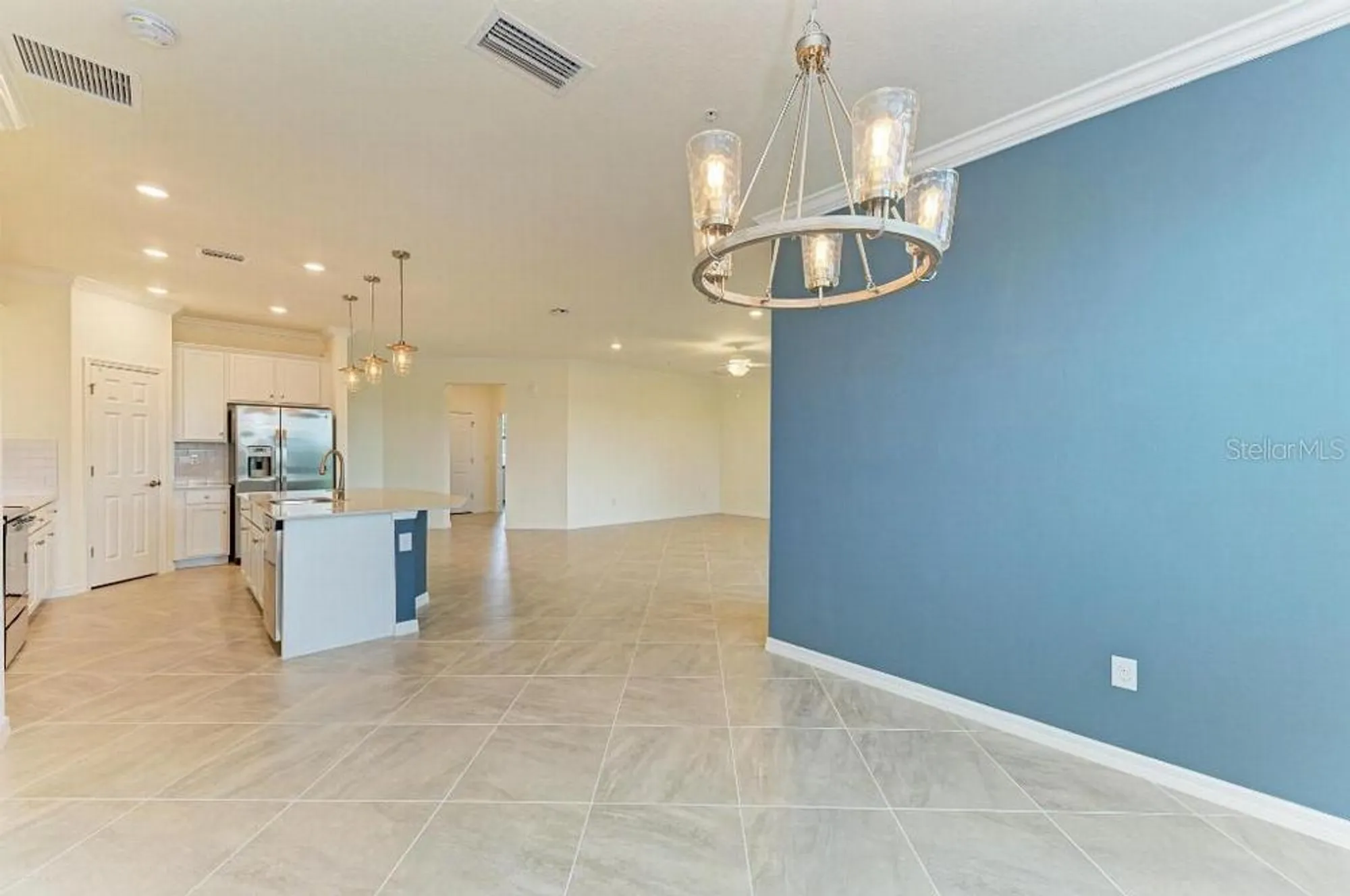 Property Slideshow image 15 of 42 | 10043 crooked creek dr unit 202, Venice, FL, 34293