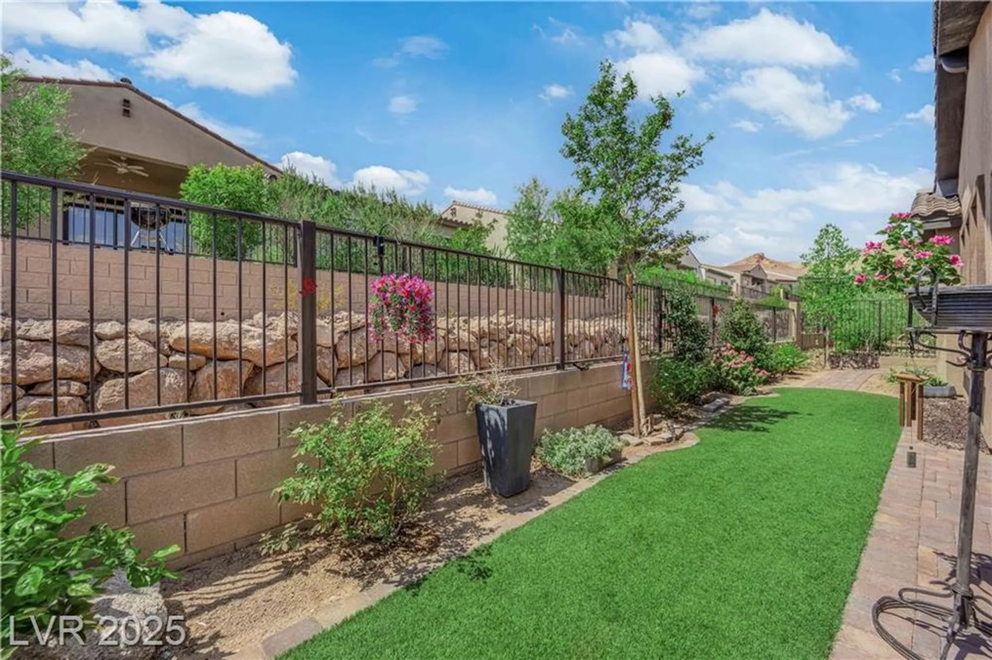 Property Slideshow image 38 of 57 | 11 arid crest ave, Henderson, NV, 89011