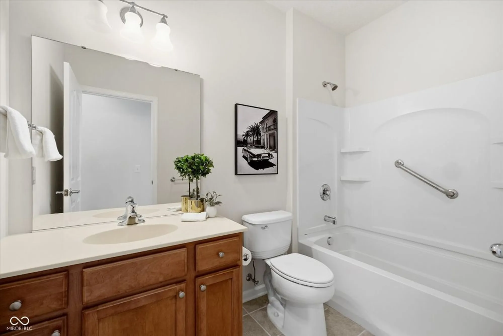 Property Slideshow image 19 of 42 | 12766 winery way, Fishers, IN, 46037