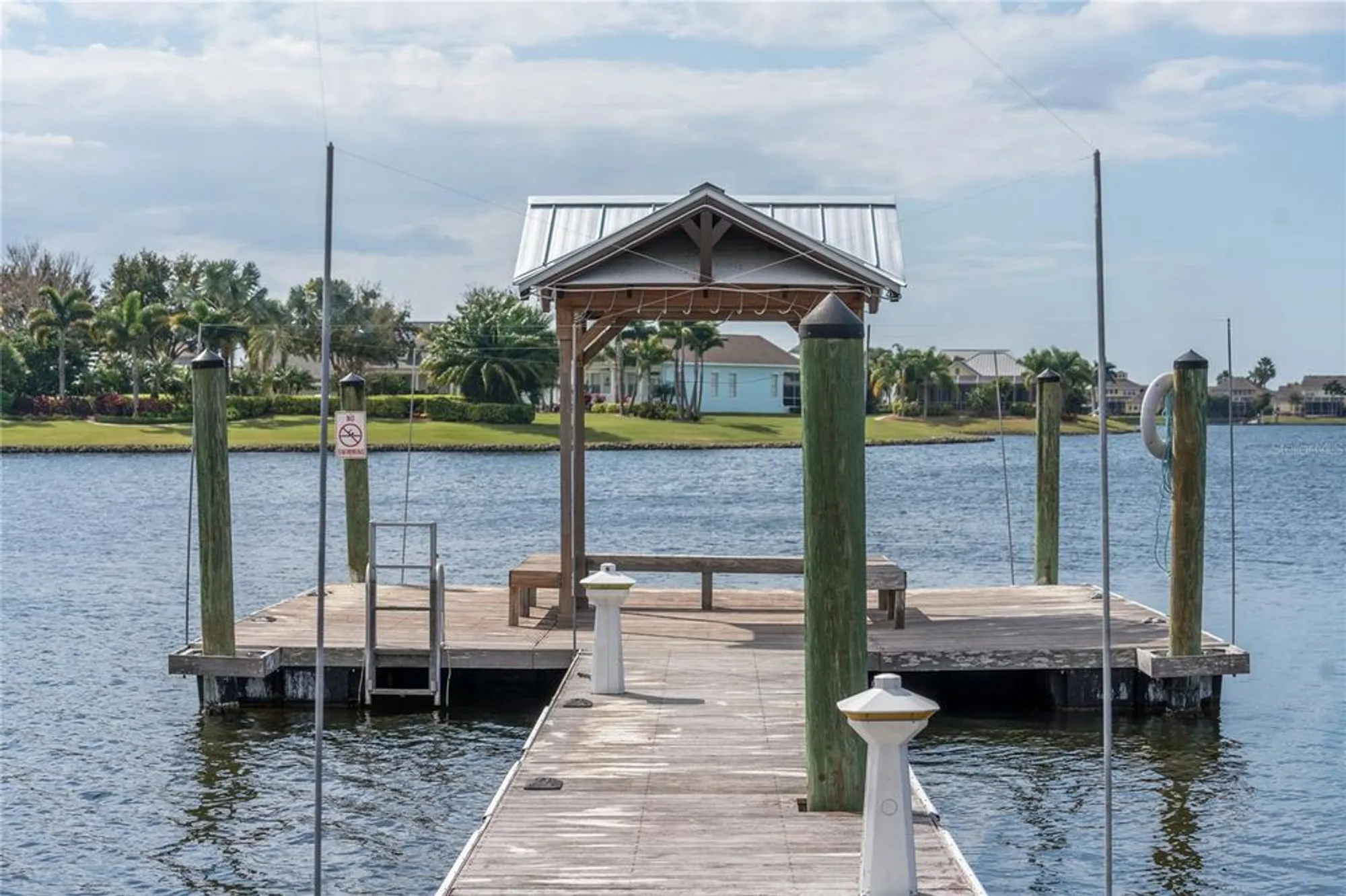 Property Slideshow image 88 of 94 | 825 islebay dr, Apollo Beach, FL, 33572
