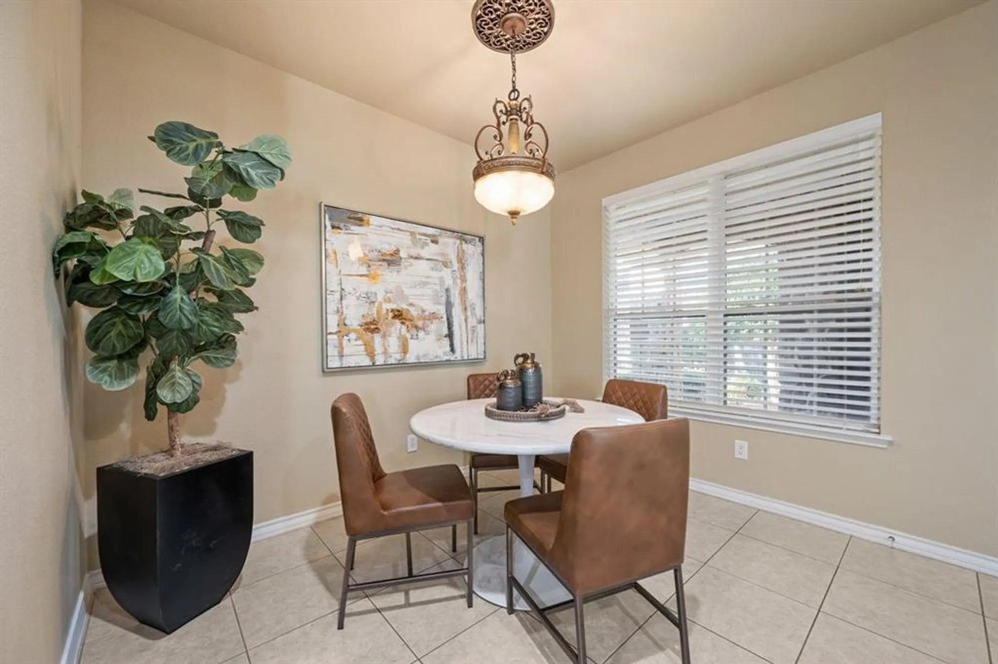 Property Slideshow image 8 of 39 | 7356 pasatiempo dr, Frisco, TX, 75036