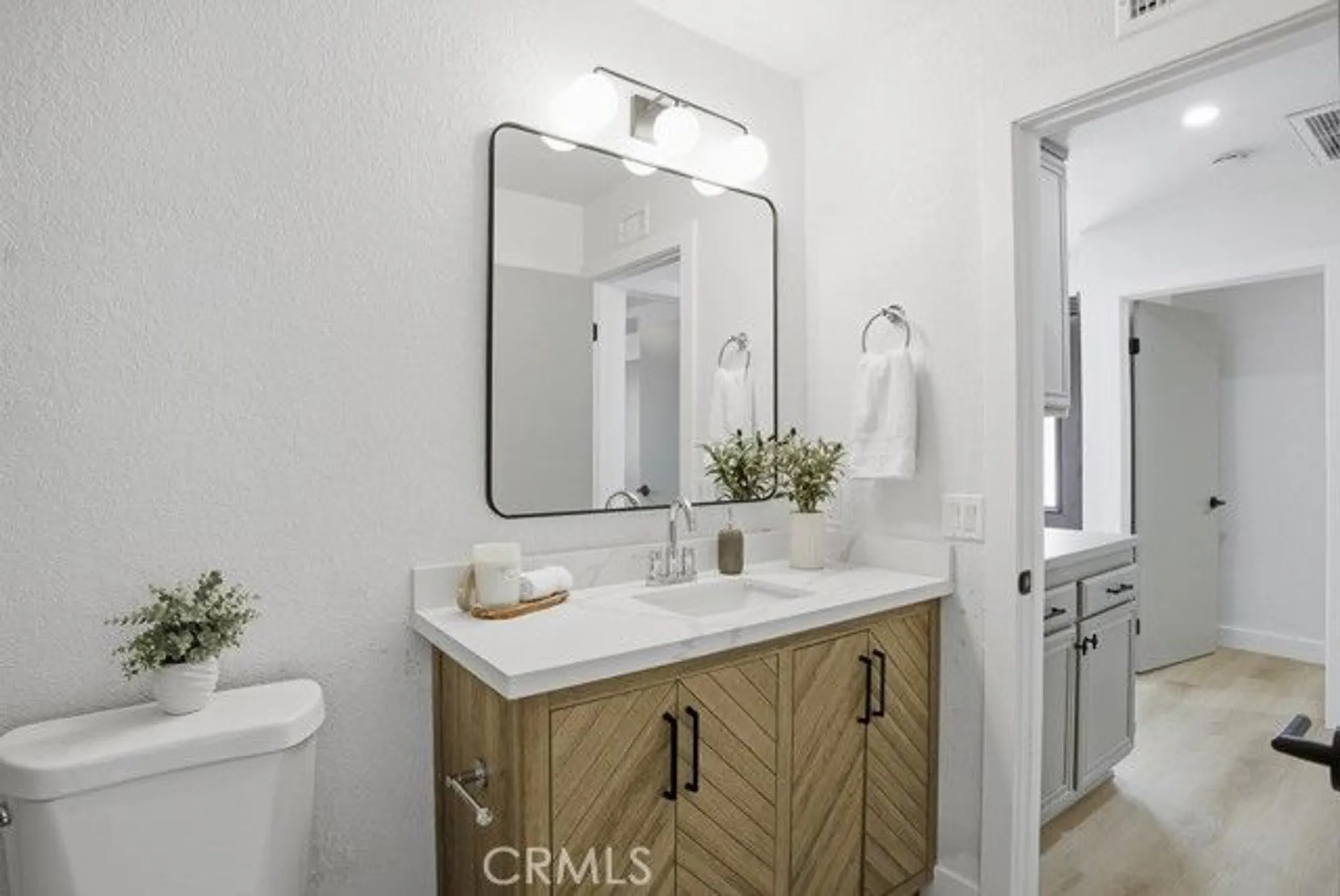 Property Slideshow image 33 of 52 | 1069 belleza st, Camarillo, CA, 93012