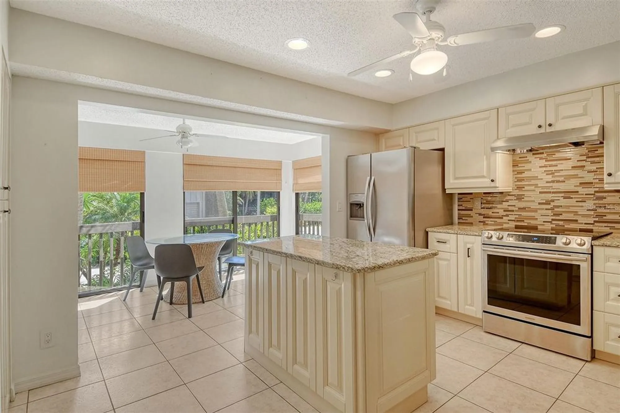 Property Slideshow image 19 of 84 | 1473 landings cir # 44, Sarasota, FL, 34231