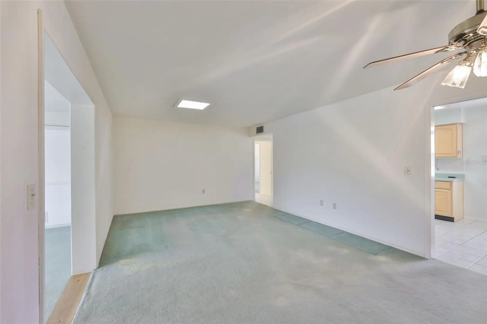 Property Slideshow image 13 of 63 | 1502 desert hills dr, Sun City Center, FL, 33573