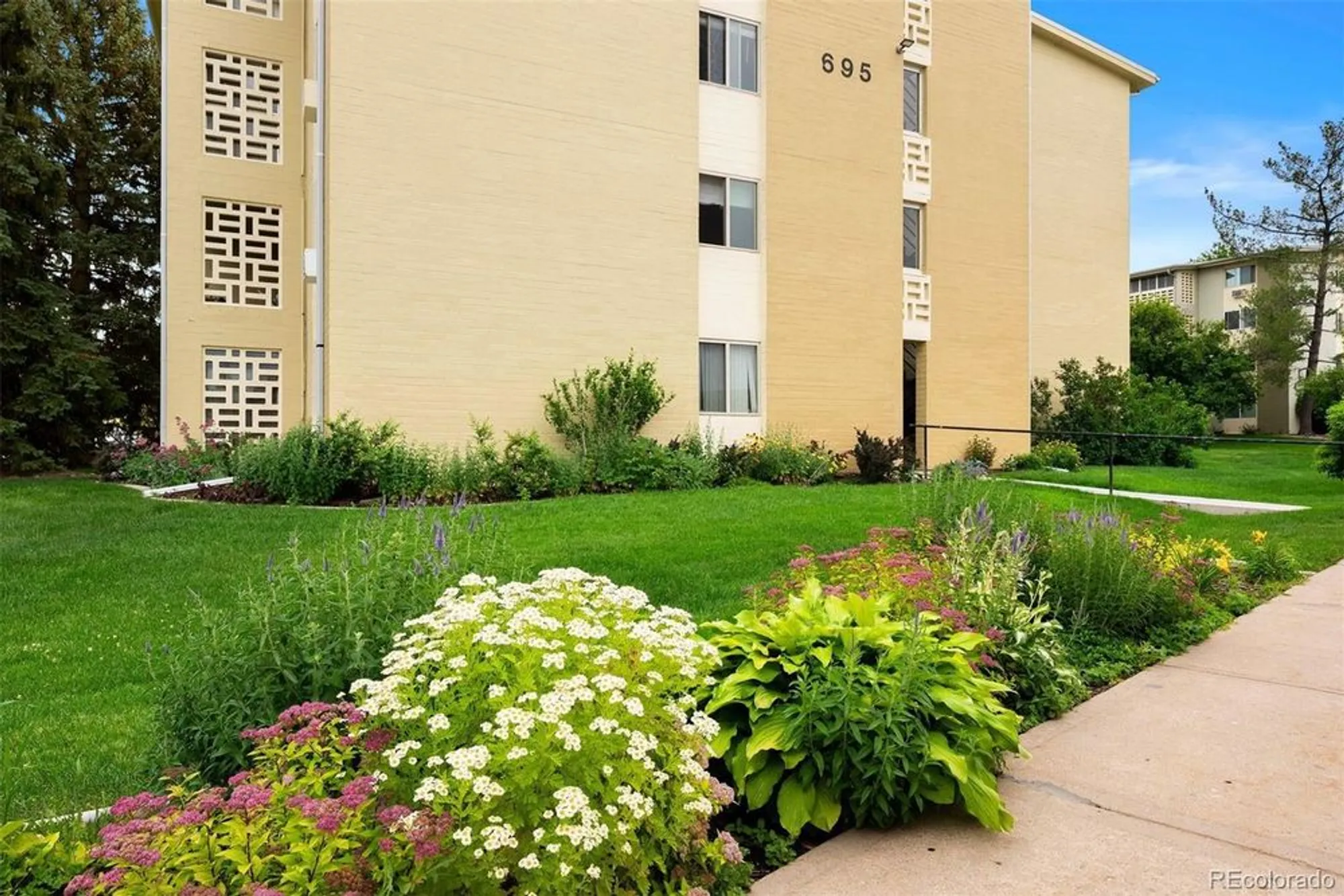 Property Slideshow image 34 of 44 | 695 s alton way unit 9c, Denver, CO, 80247