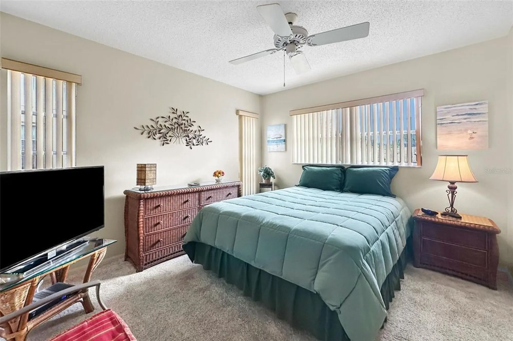 Property Slideshow image 21 of 50 | 1055 loch haven dr, Dunedin, FL, 34698