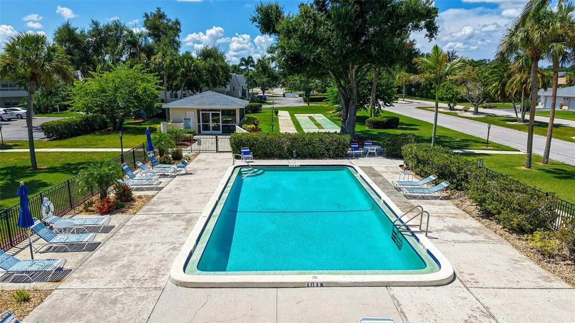 Property Slideshow image 37 of 66 | 7251 w country club dr 226, Sarasota, FL, 34243