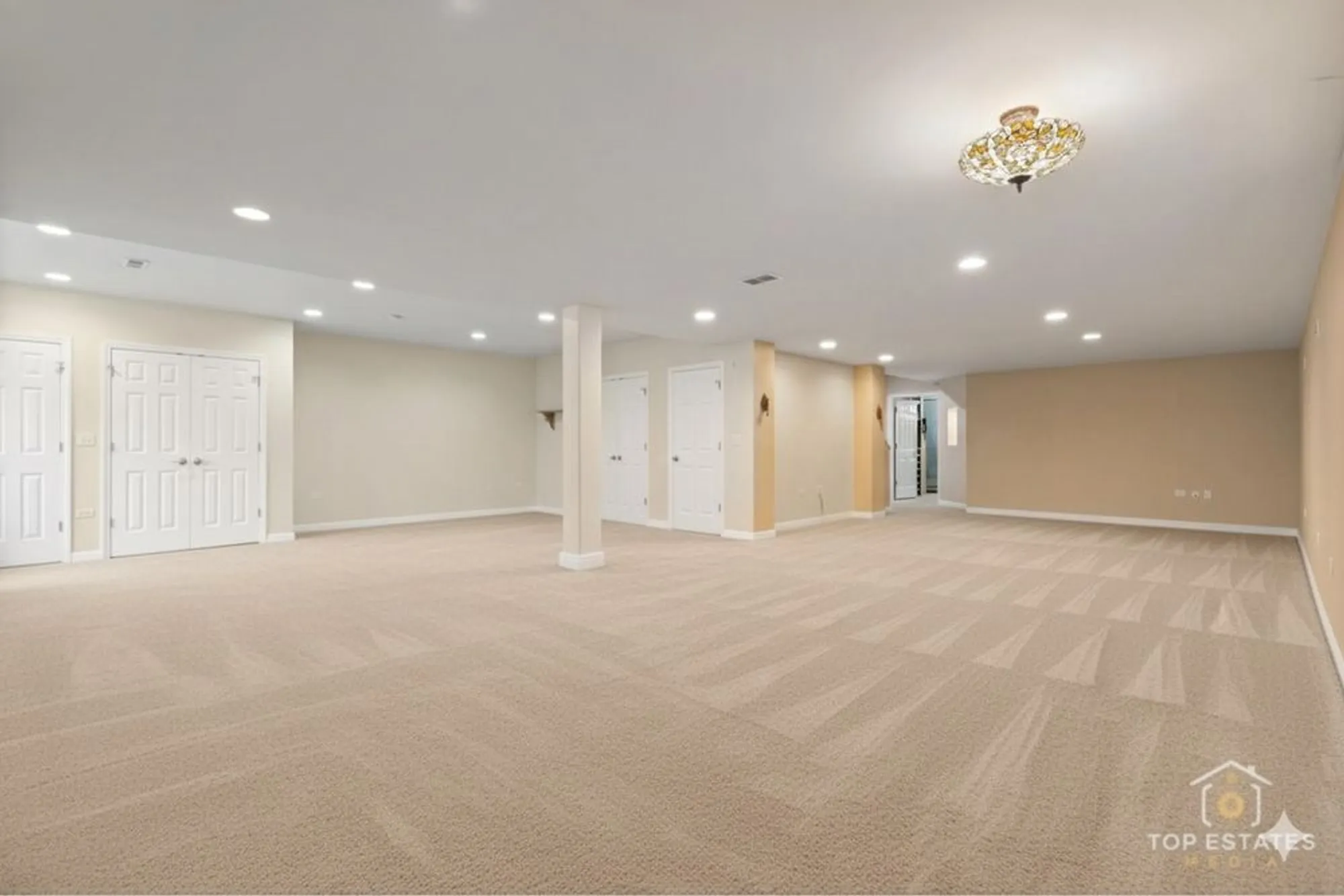 Property Slideshow image 27 of 43 | 1039 riviera dr # 1039, Elgin, IL, 60124